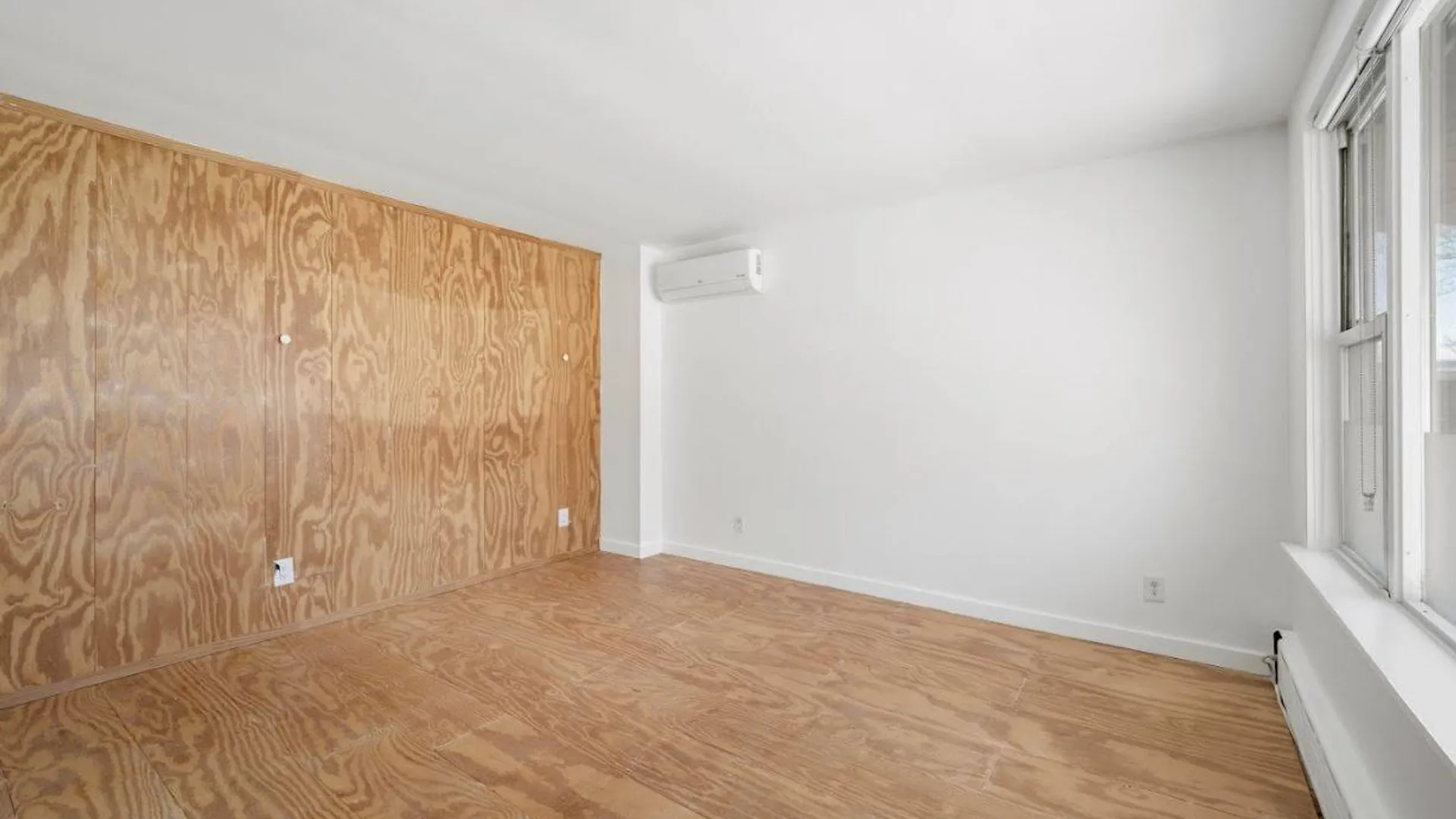 Property at 108 Jackie Robinson Pkwy, New York, NY, NY 11207 13