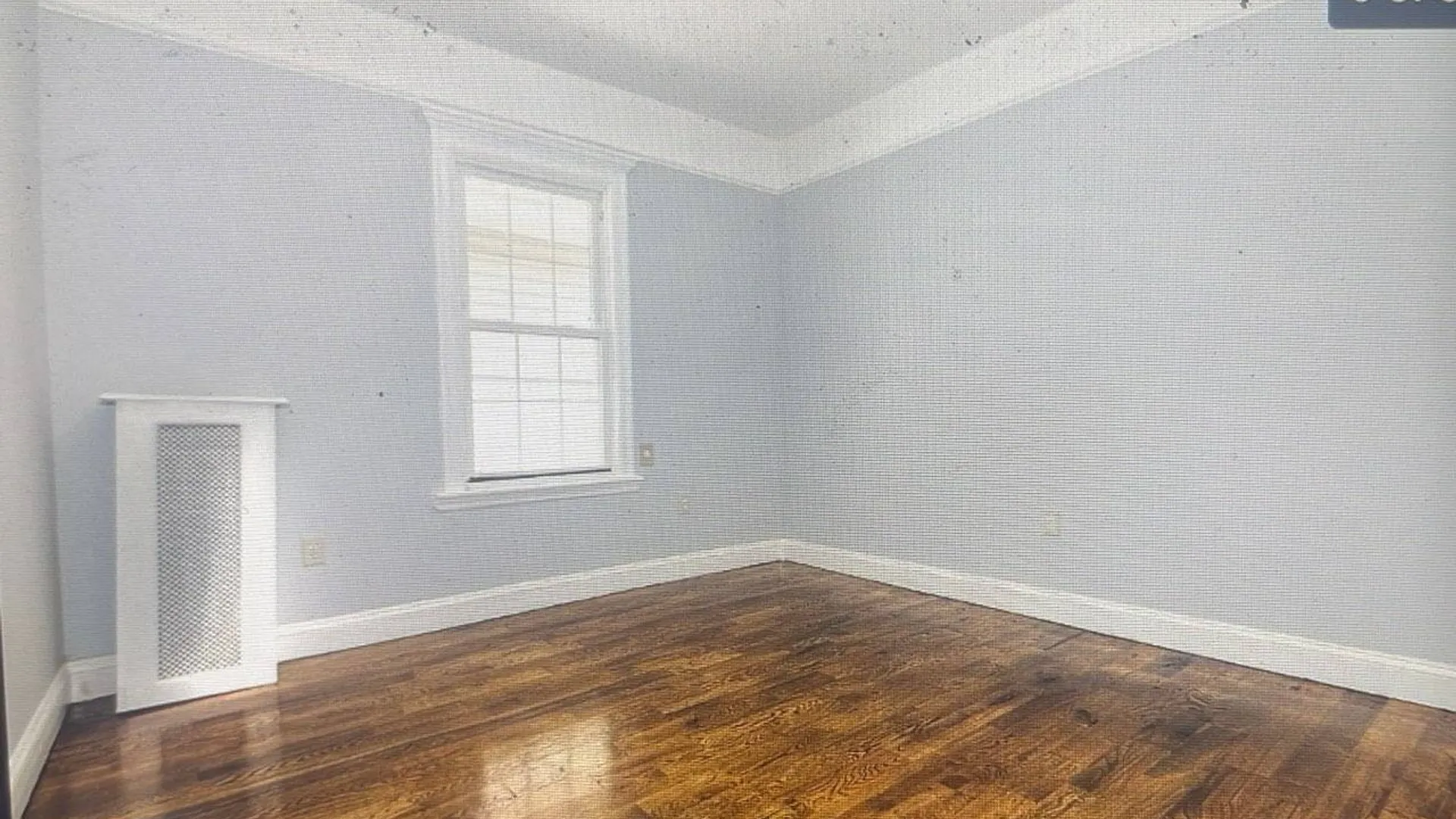 Property at 105-18 130 Street, South Richmond Hill, NY 11419 3
