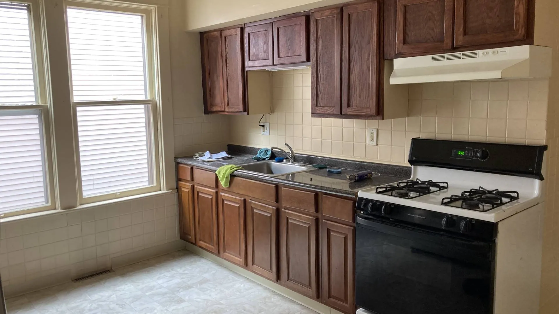 Property at 418 Division St, Schenectady, NY 12304 12