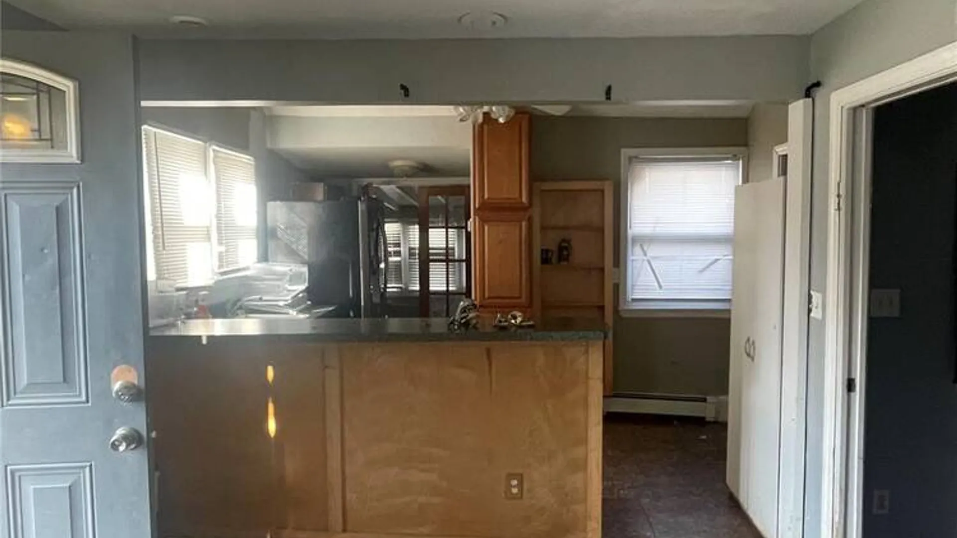 Property at 359 Park Avenue, Babylon, NY 11702 3