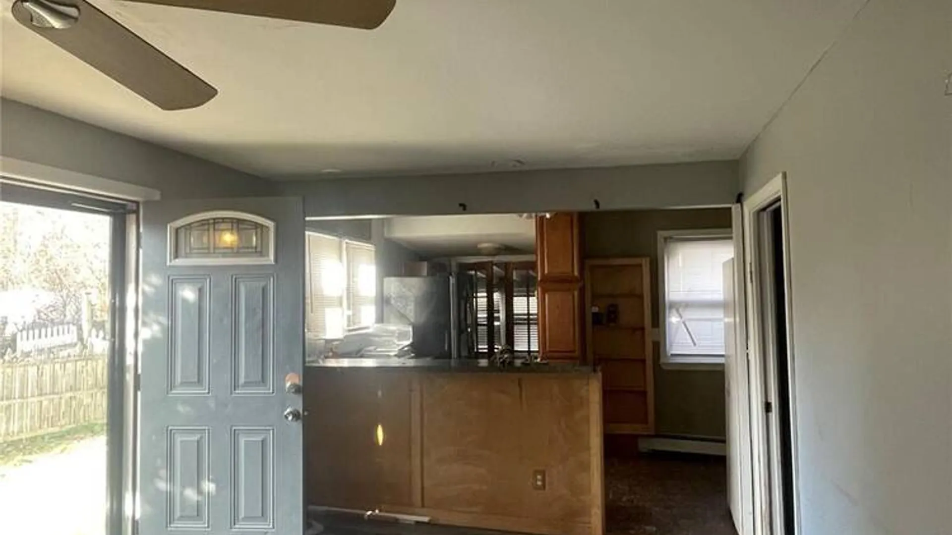 Property at 359 Park Avenue, Babylon, NY 11702 4