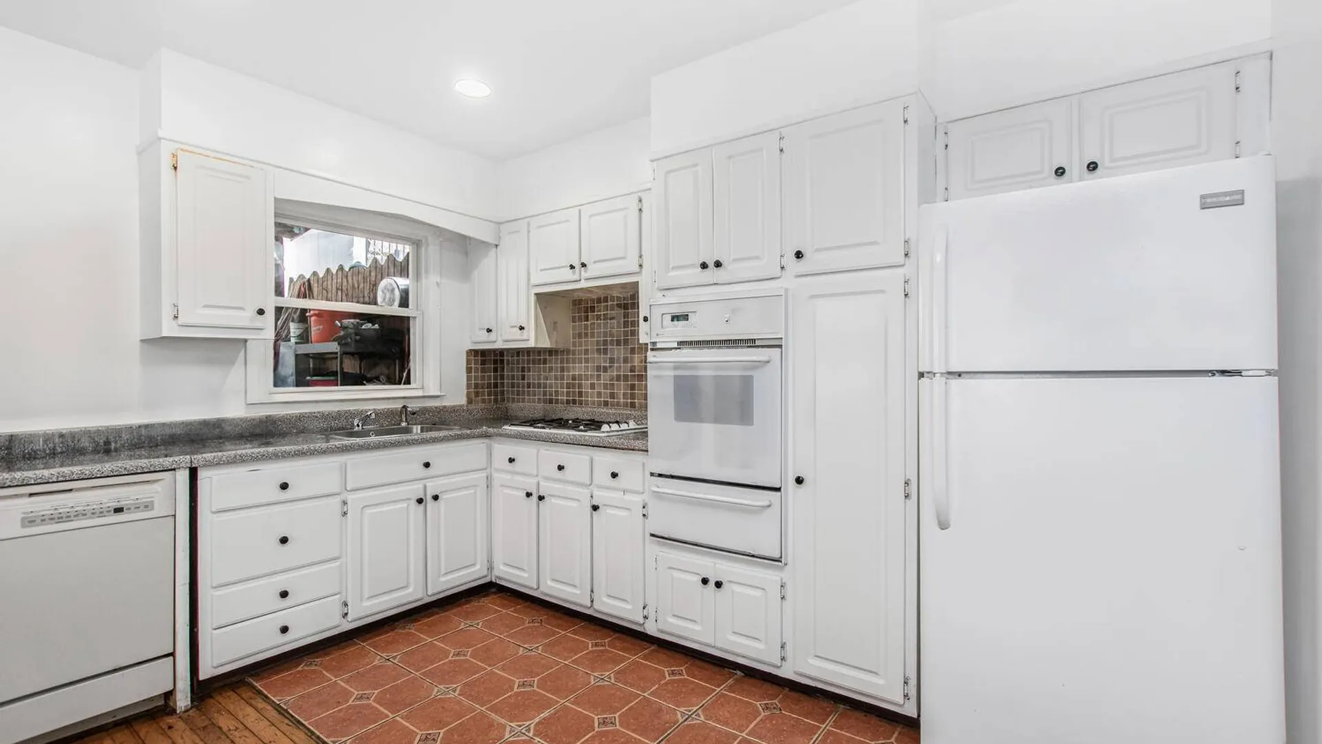 Property at 187 Woodland Ave, Yonkers, NY 10703 4