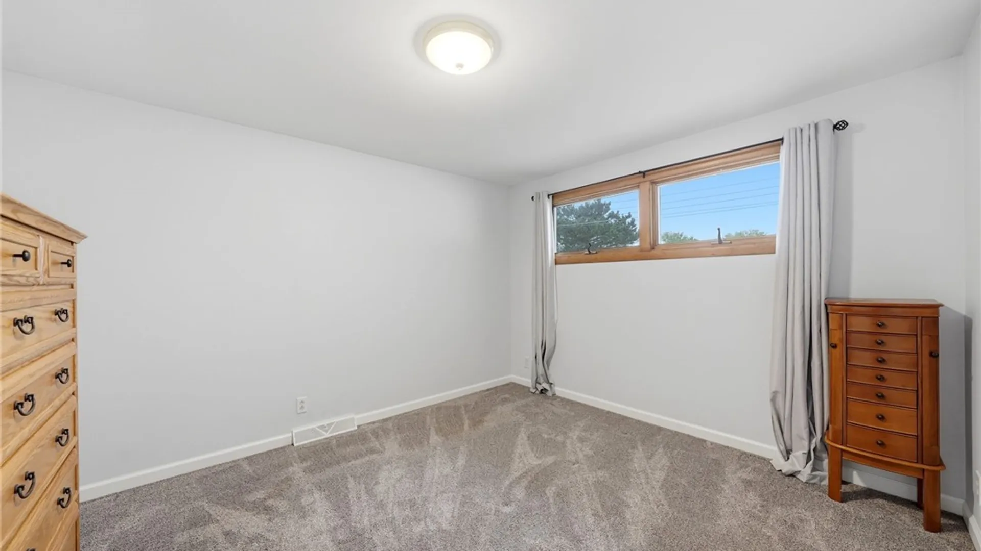 Property at 47 Barnabas Drive, Cheektowaga, NY 14043 23