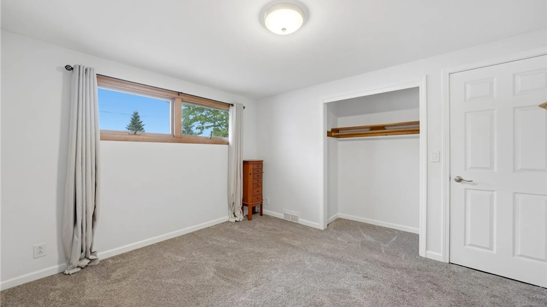 Property at 47 Barnabas Drive, Cheektowaga, NY 14043 24