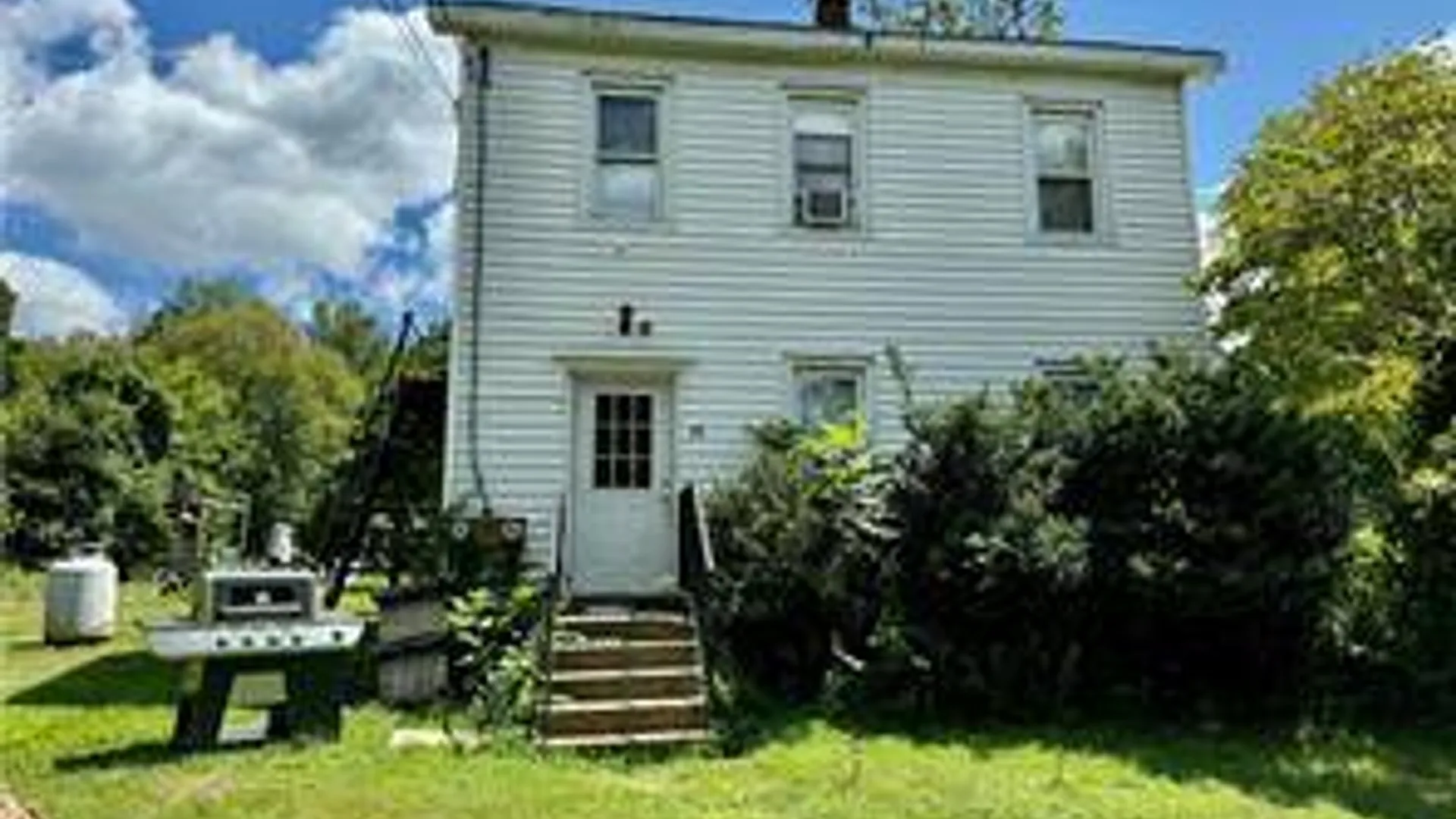 Property at 19 Bloomingburg Rd, Middletown, NY 10940 2