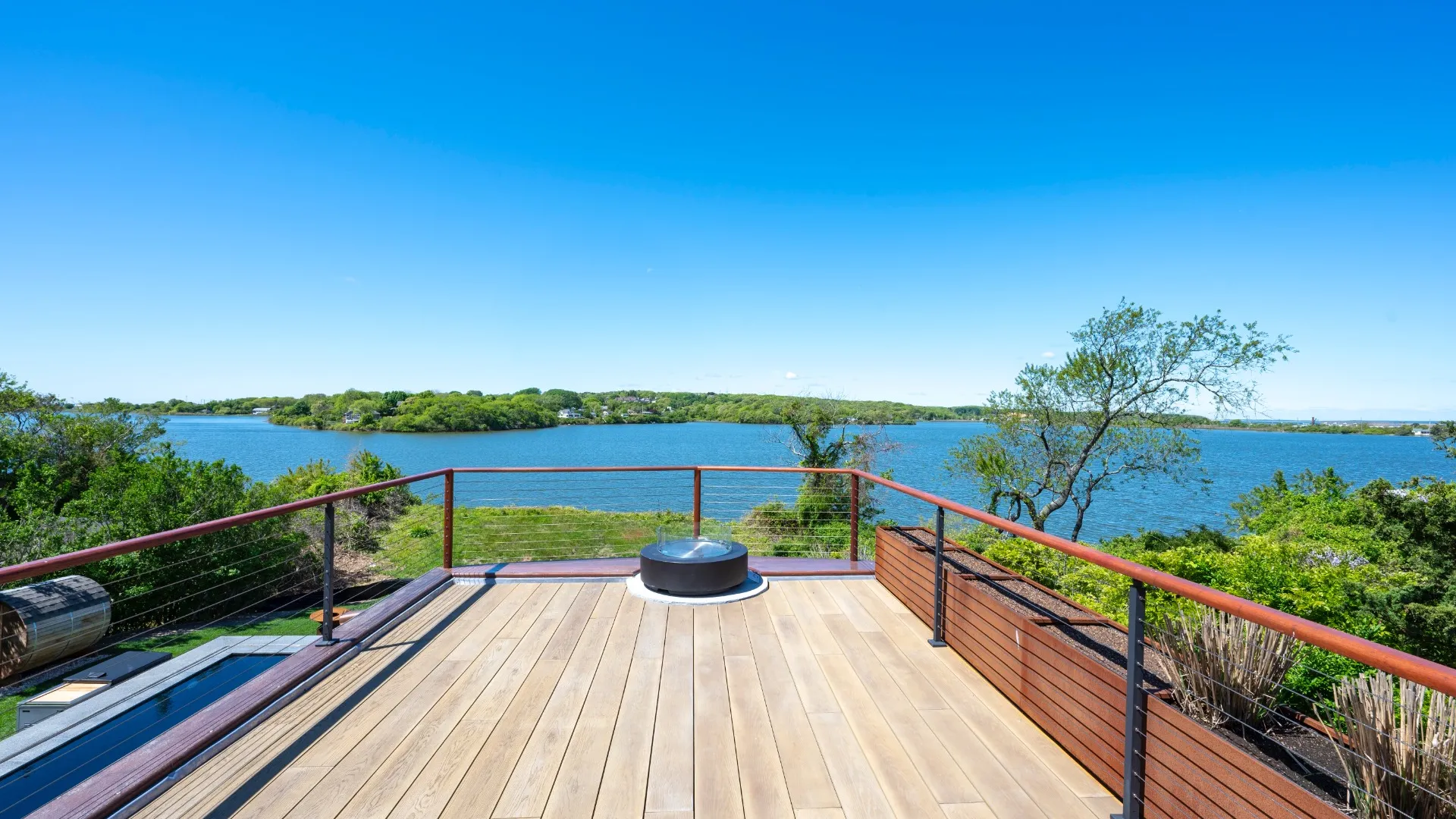 Property at 113 S EDGEMERE ST, Montauk, NY 11954 26