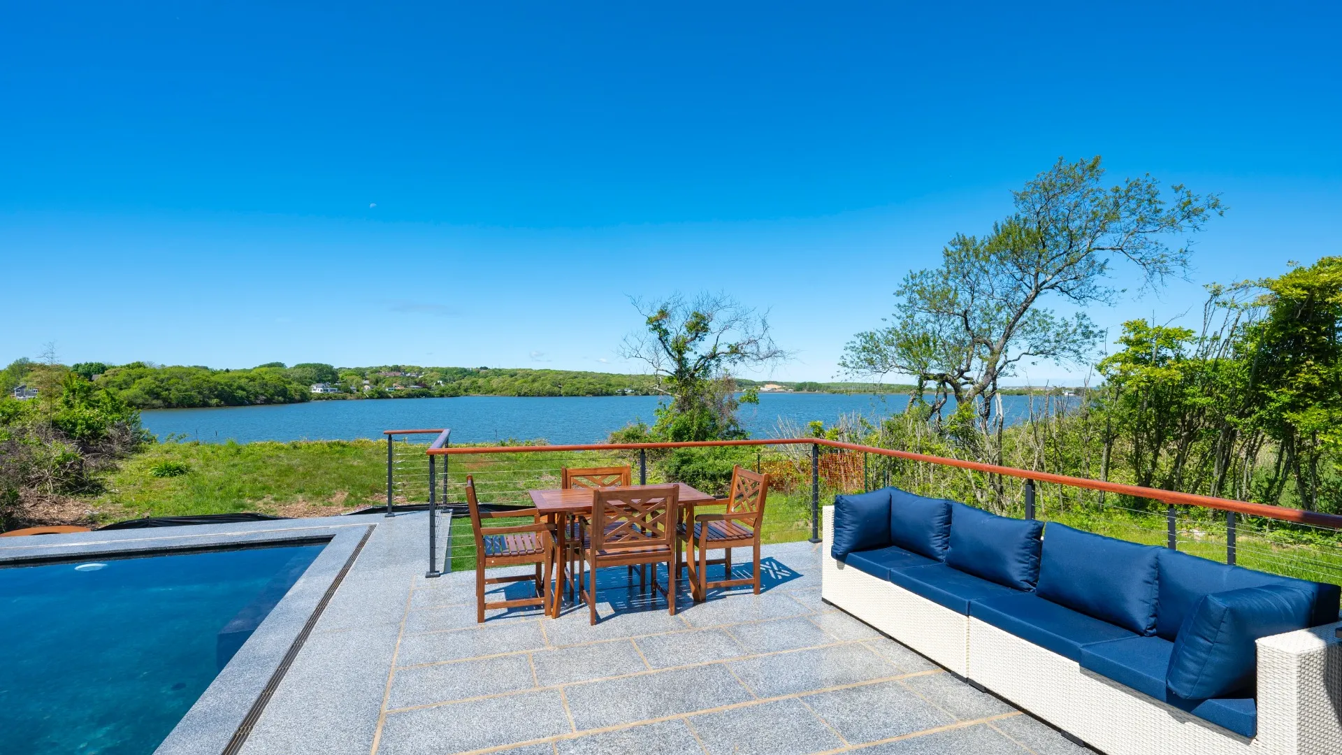 Property at 113 S EDGEMERE ST, Montauk, NY 11954 43