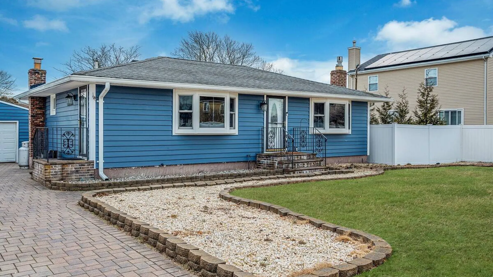 Property at 6 Rugby Drive, Shirley, NY 11967 5