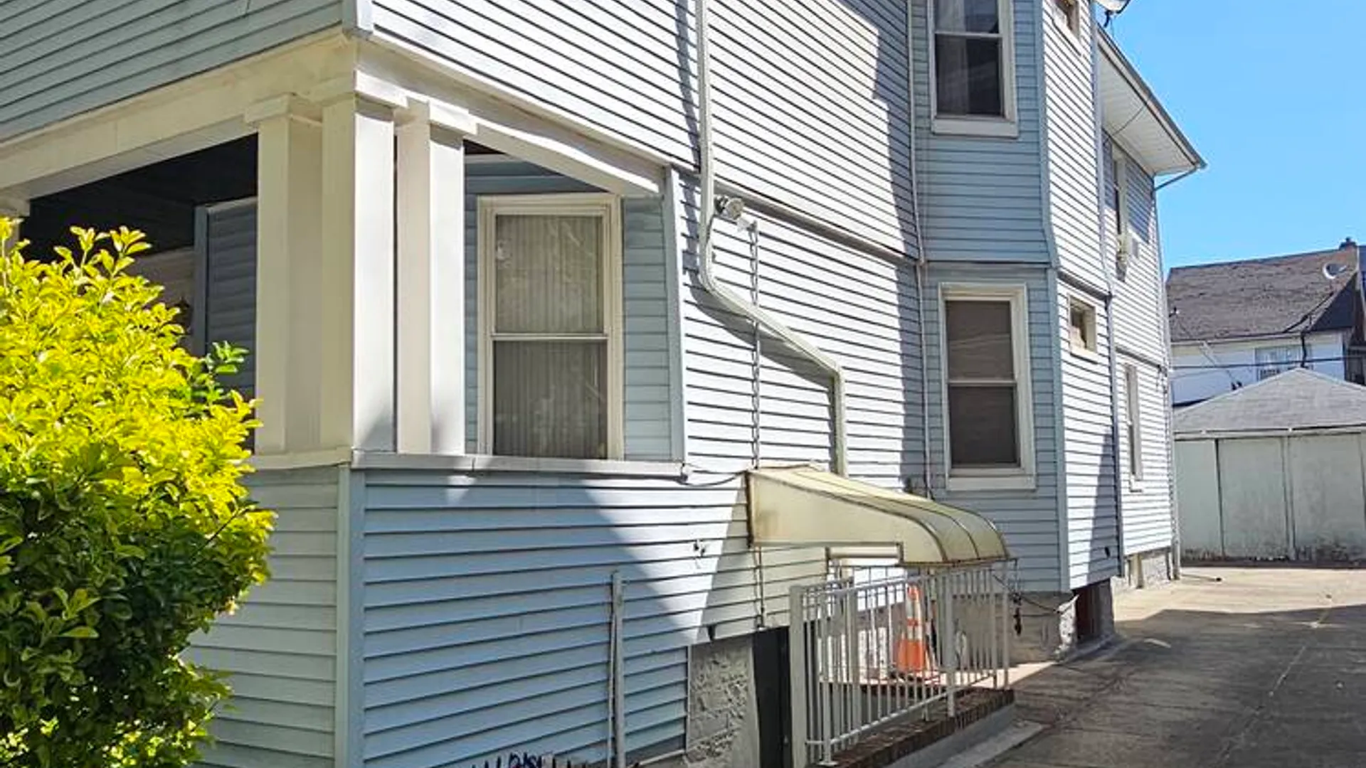 Property at 627 E 32nd St, Brooklyn, NY 11210 2