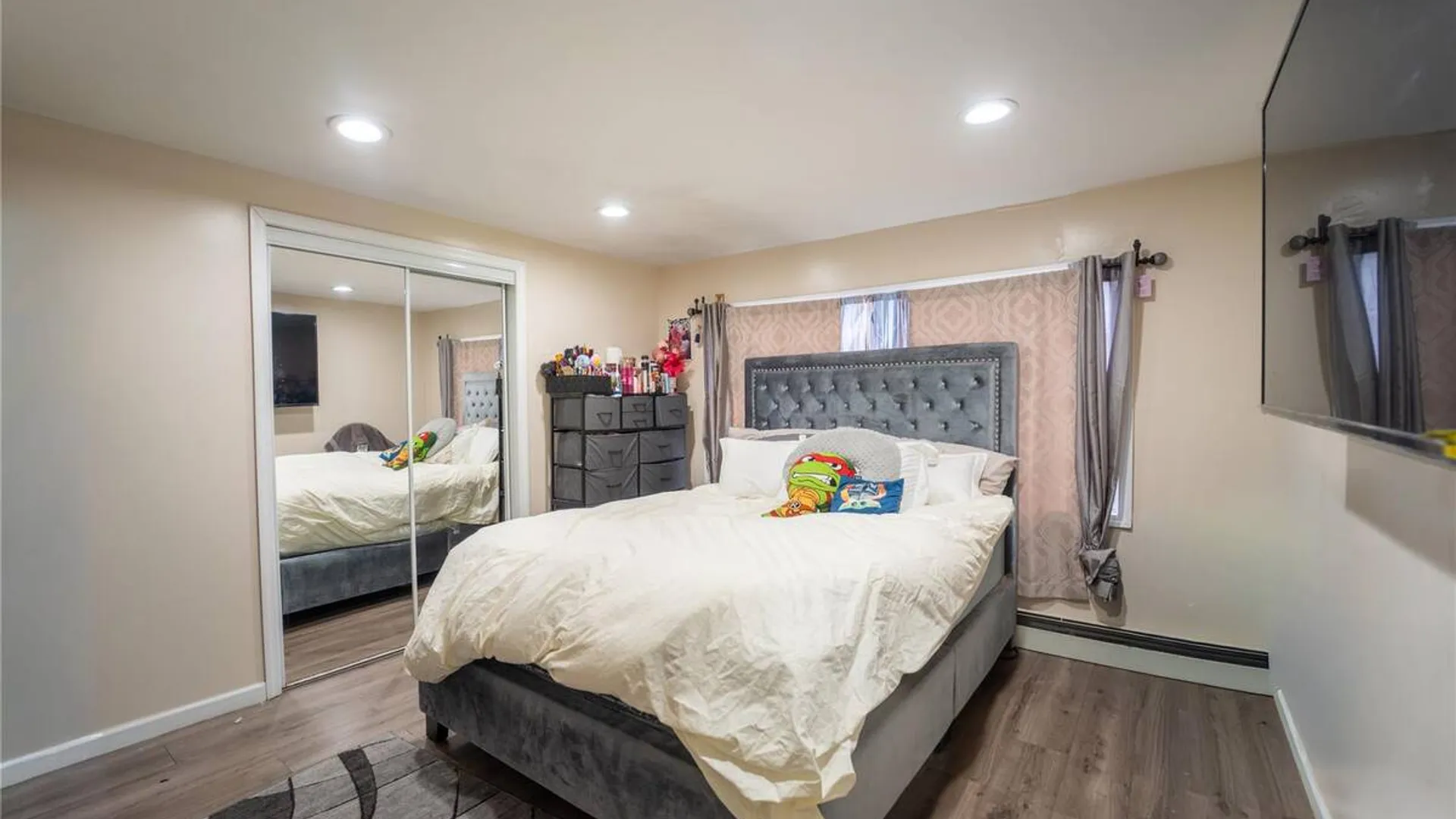 Property at 382 Jamaica Avenue, Medford, NY 11763 9