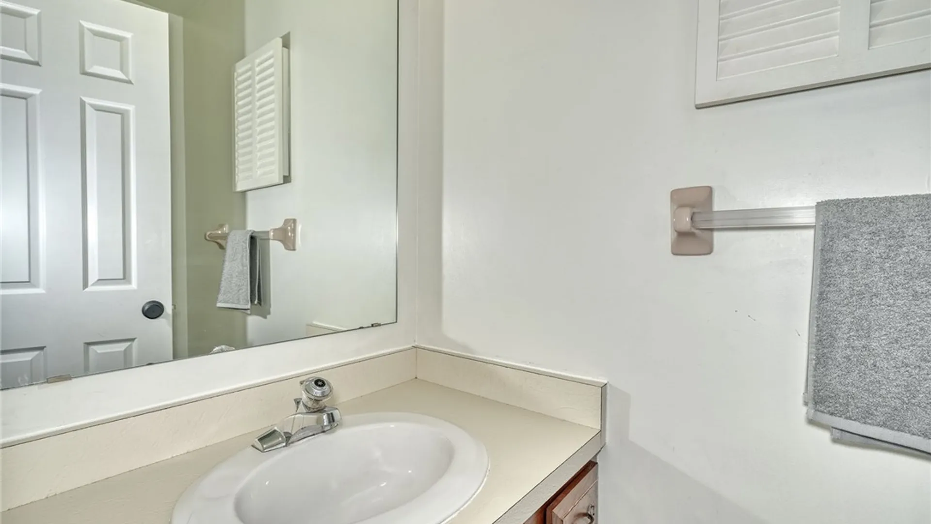 Property at 37 Pennicott Circle, Penfield, NY 14526 20