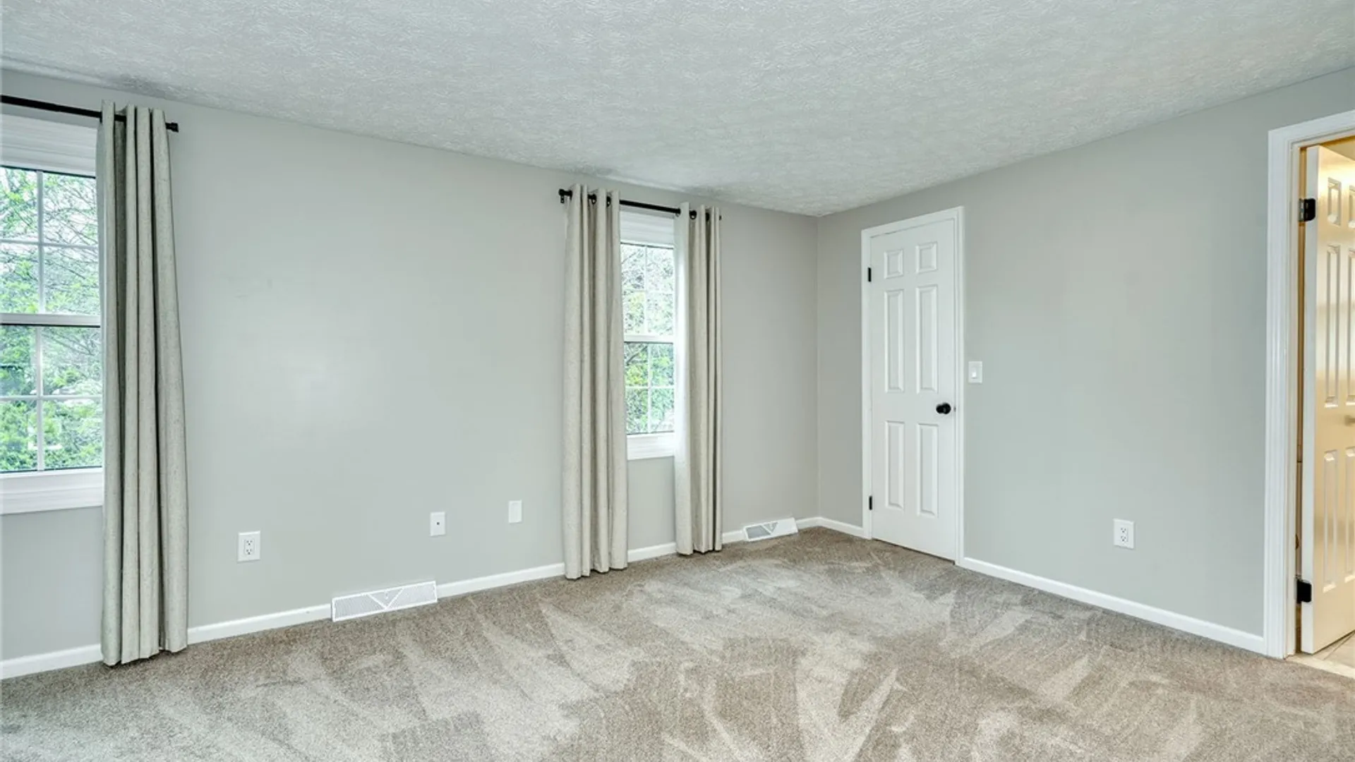 Property at 37 Pennicott Circle, Penfield, NY 14526 21