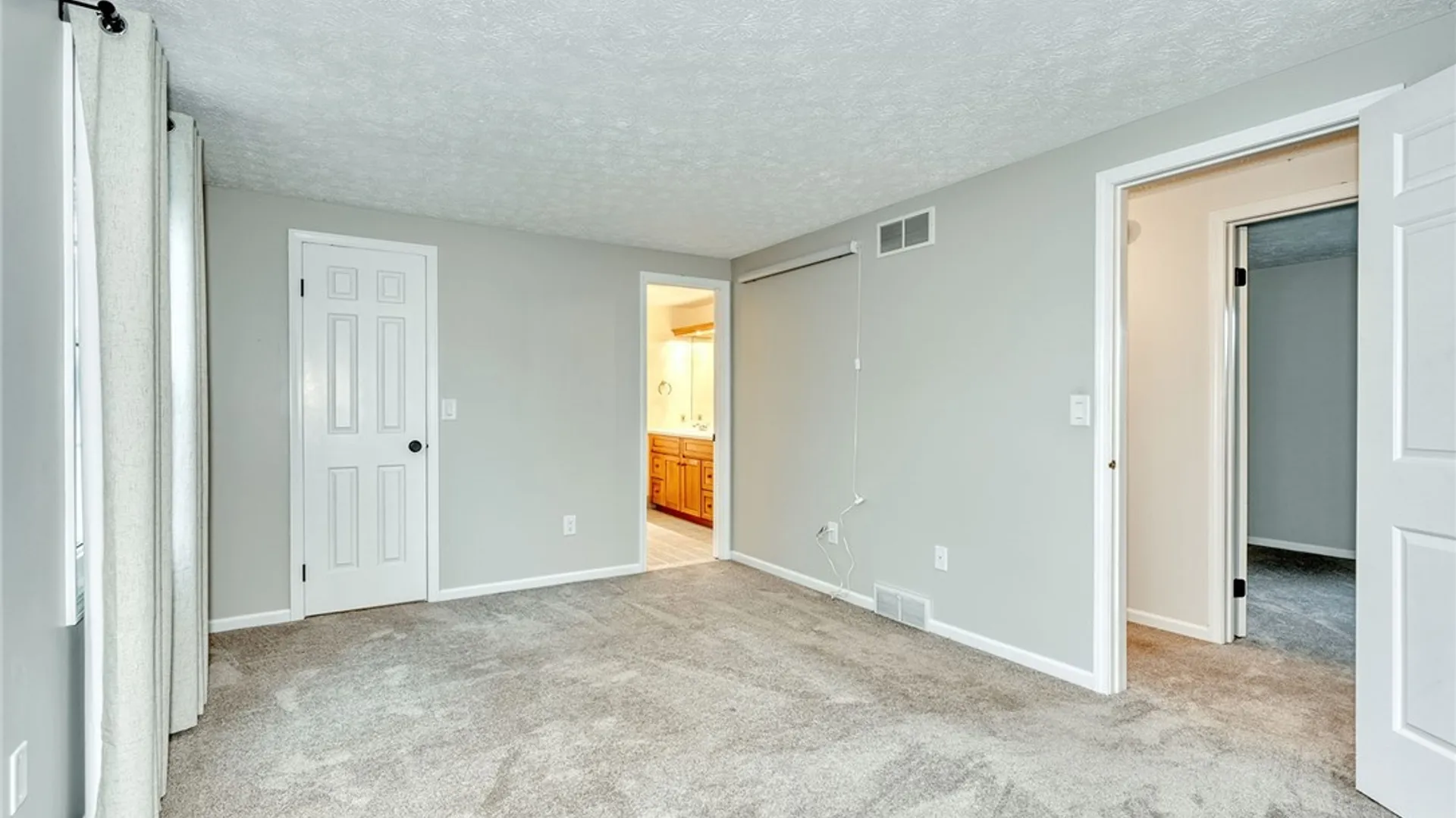 Property at 37 Pennicott Circle, Penfield, NY 14526 22