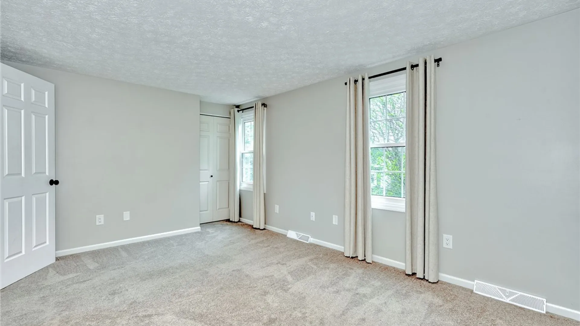 Property at 37 Pennicott Circle, Penfield, NY 14526 23