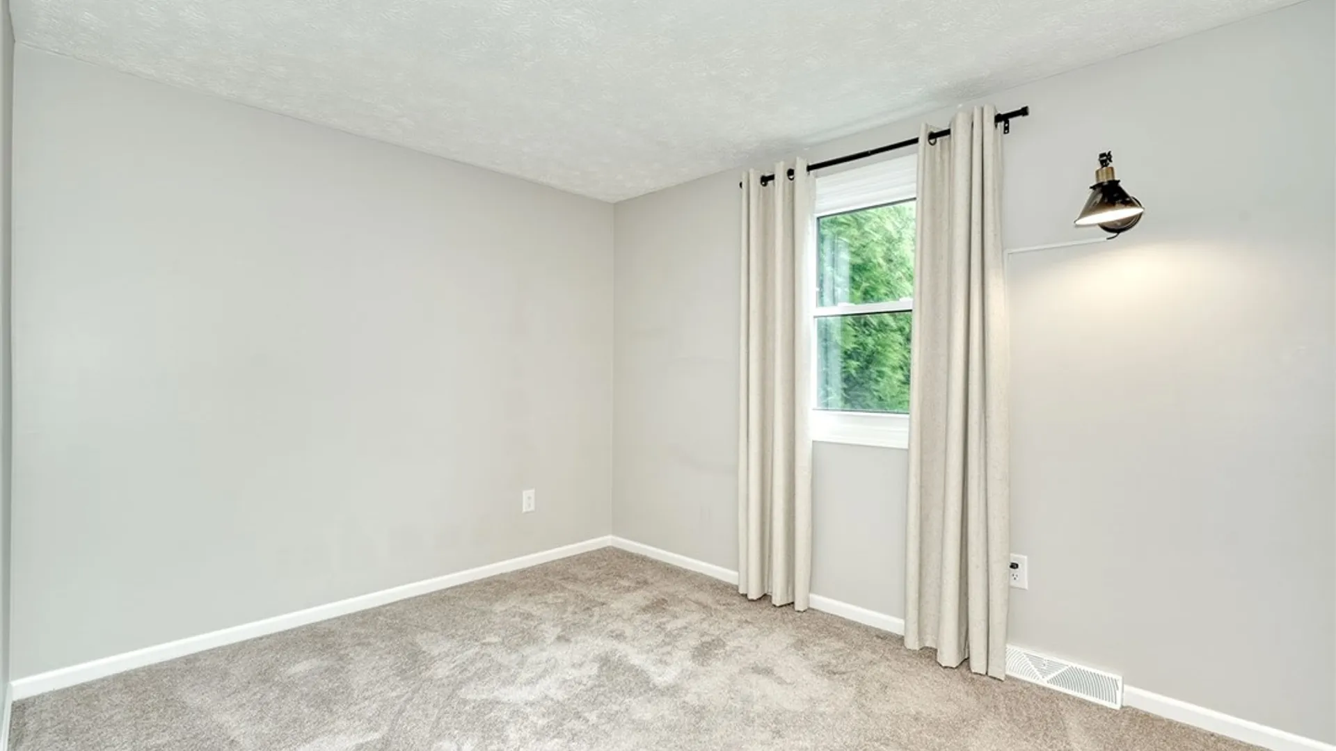 Property at 37 Pennicott Circle, Penfield, NY 14526 26