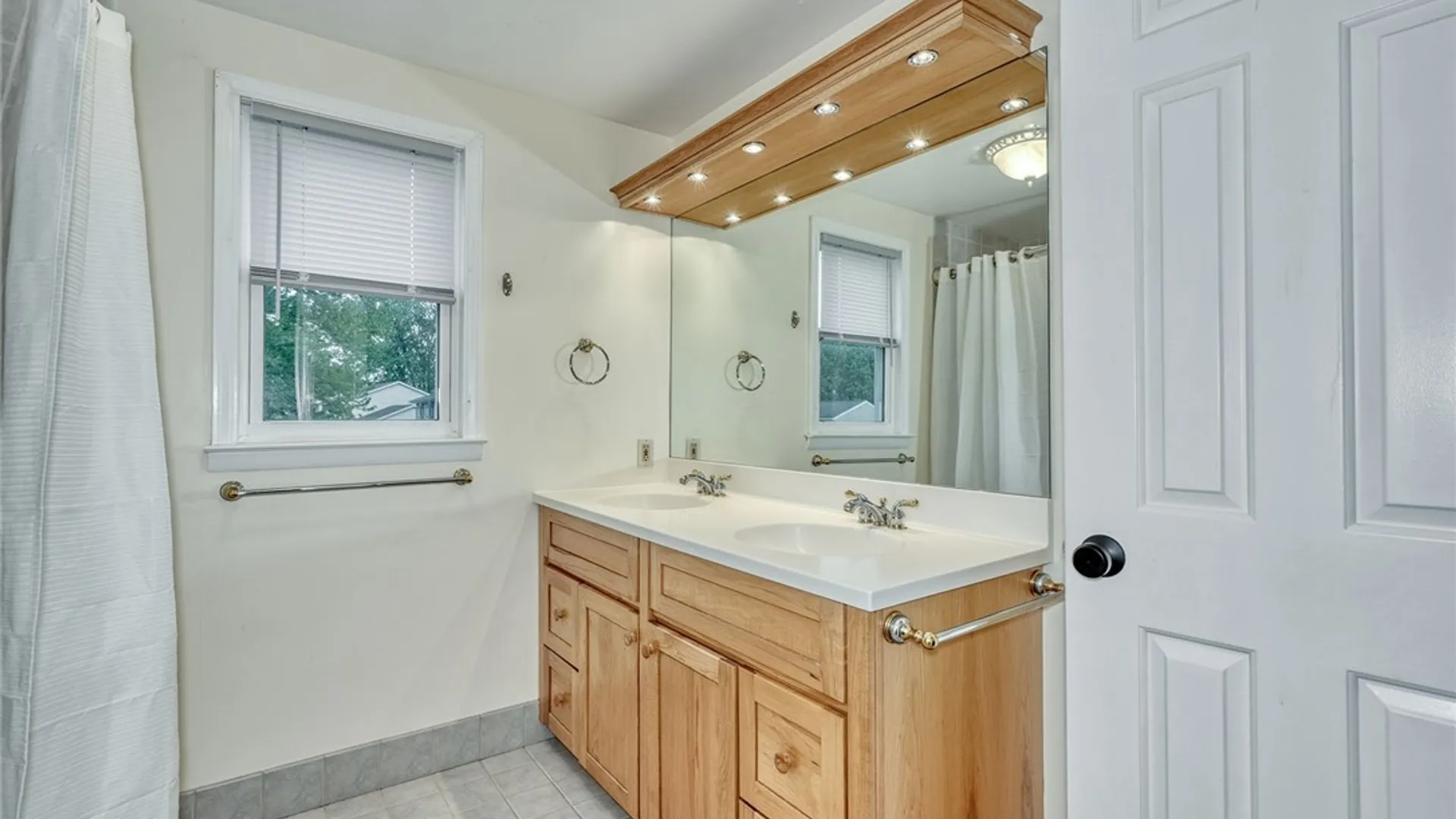 Property at 37 Pennicott Circle, Penfield, NY 14526 31