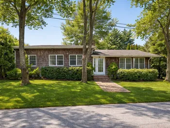 2 BROOKSIDE AVENUE, BELLPORT VILLAGE, NY 11713