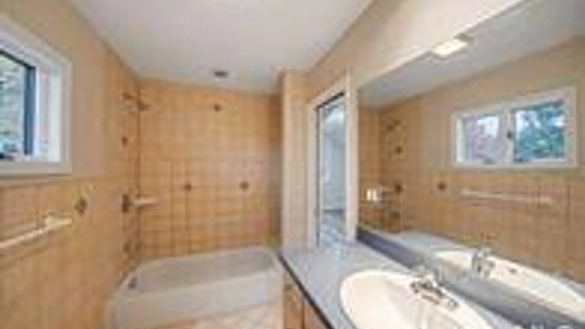 Property at 4 Sibley Place, Huntington Station, NY 11746 17