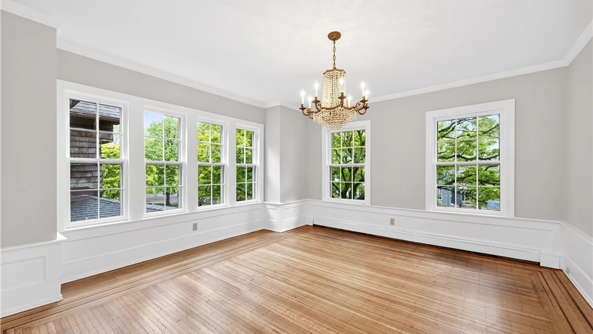 Property at 143 Oakland Place, Buffalo, NY 14222 24