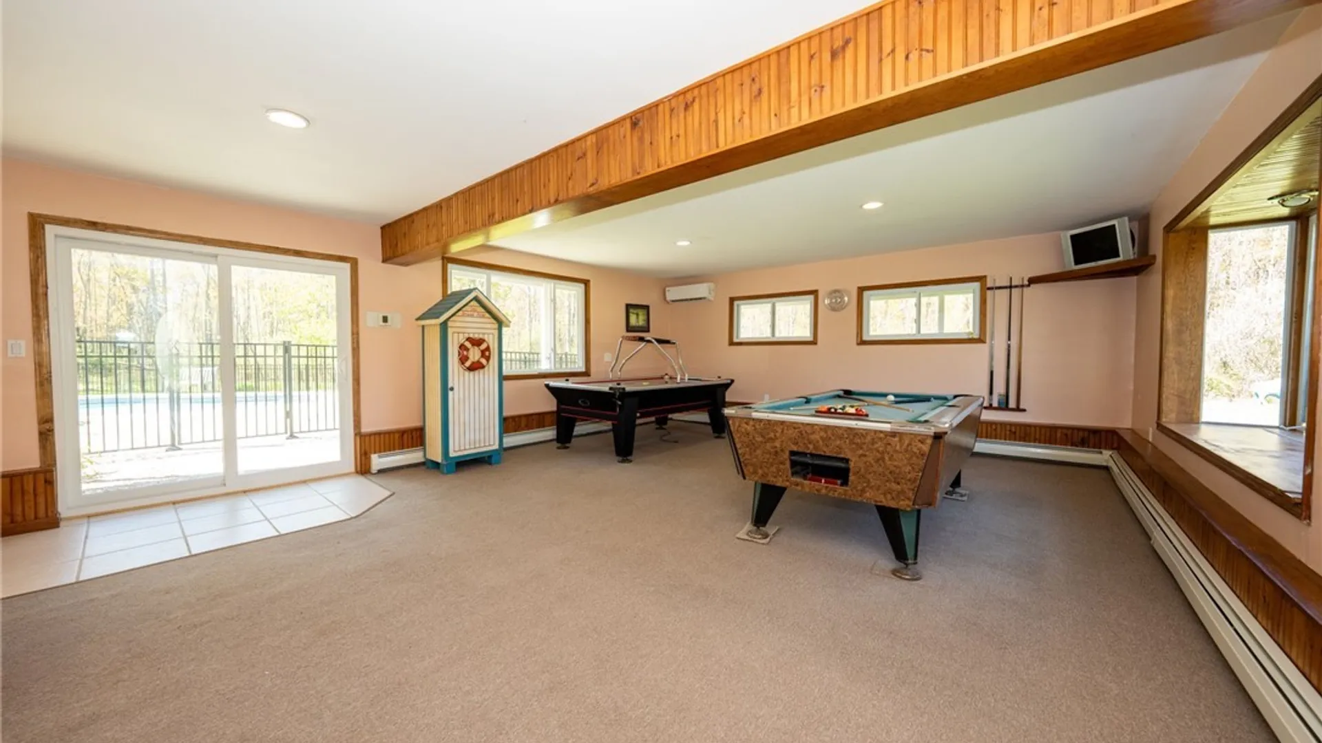 Property at 565 Laurel Street, Evans, NY 14006 22