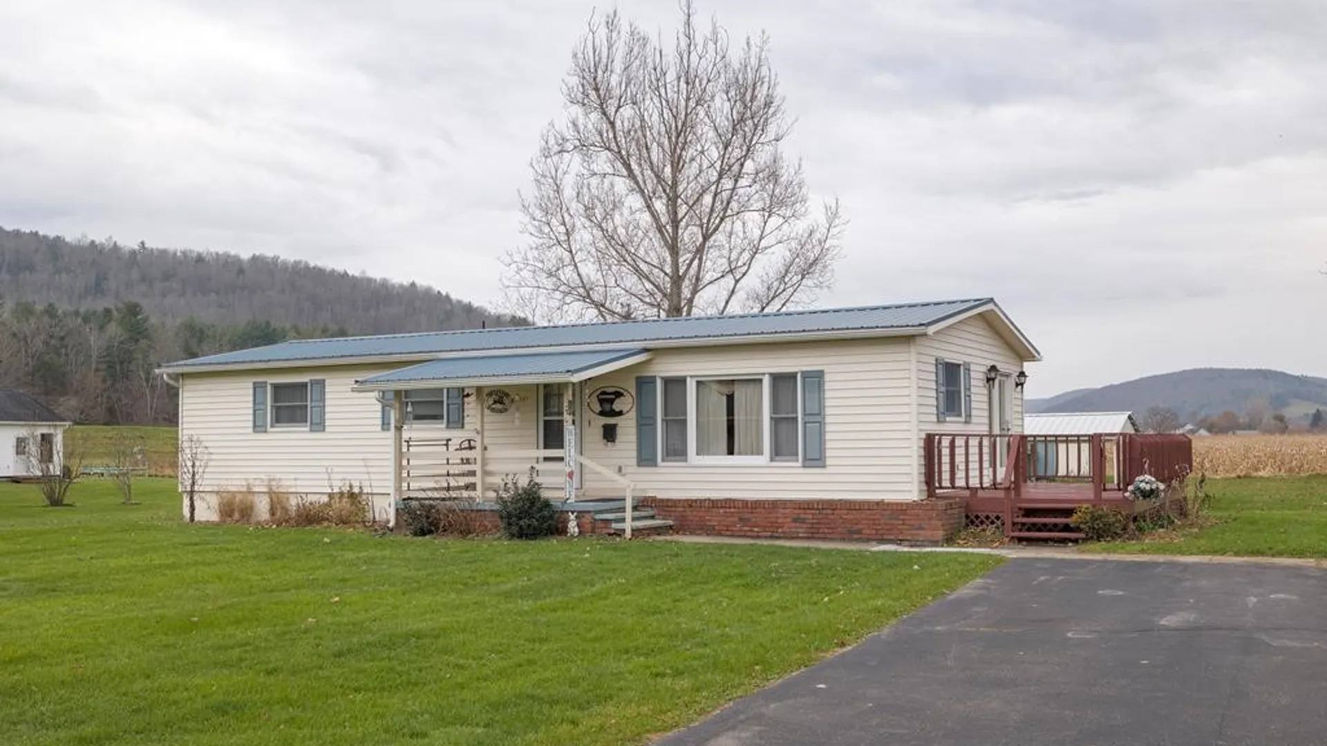 Property at 305 Oak Avenue, Elkland Boro, PA 16920 2