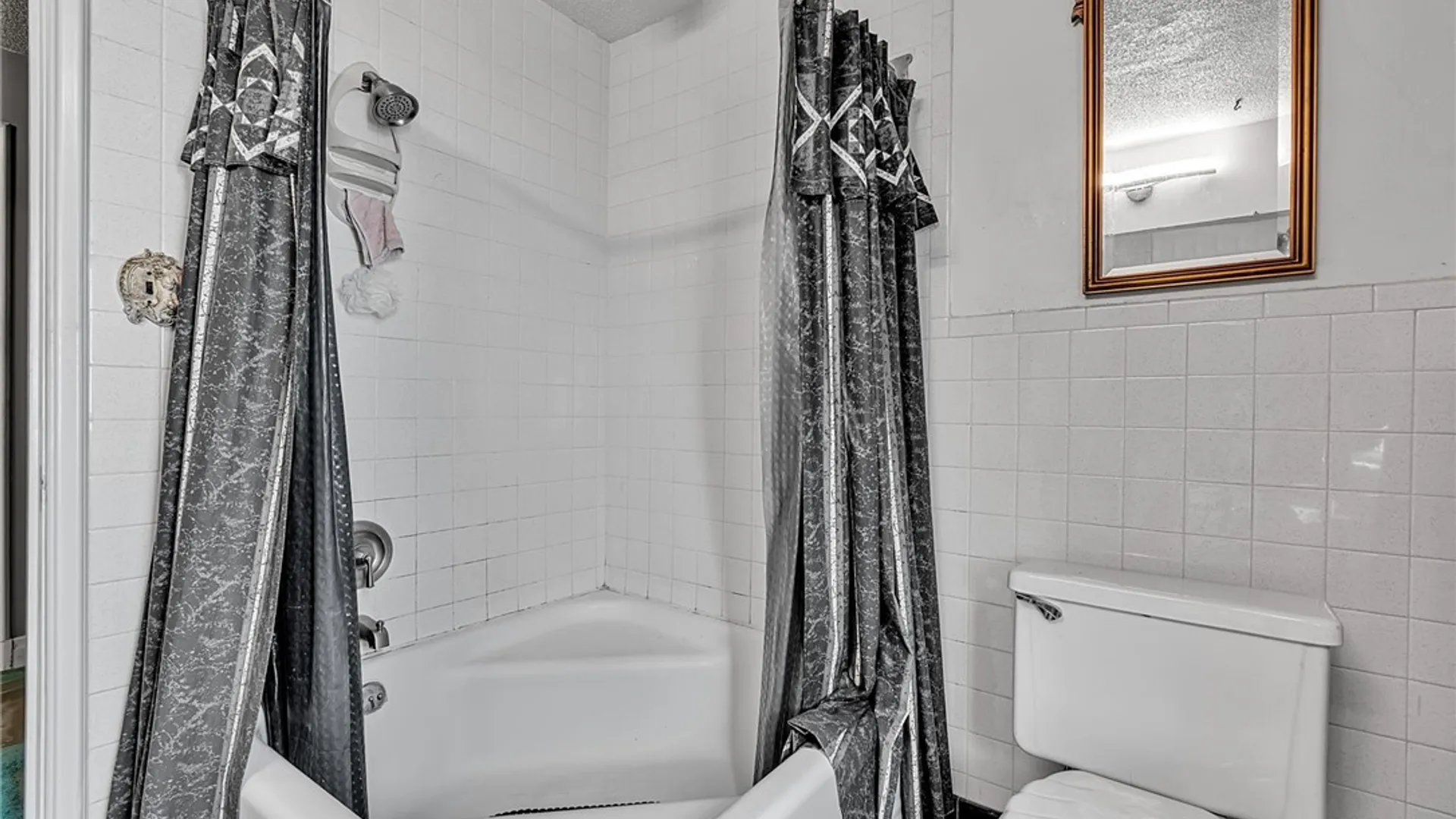 Property at 100 Depew Avenue, Buffalo, NY 14214 9