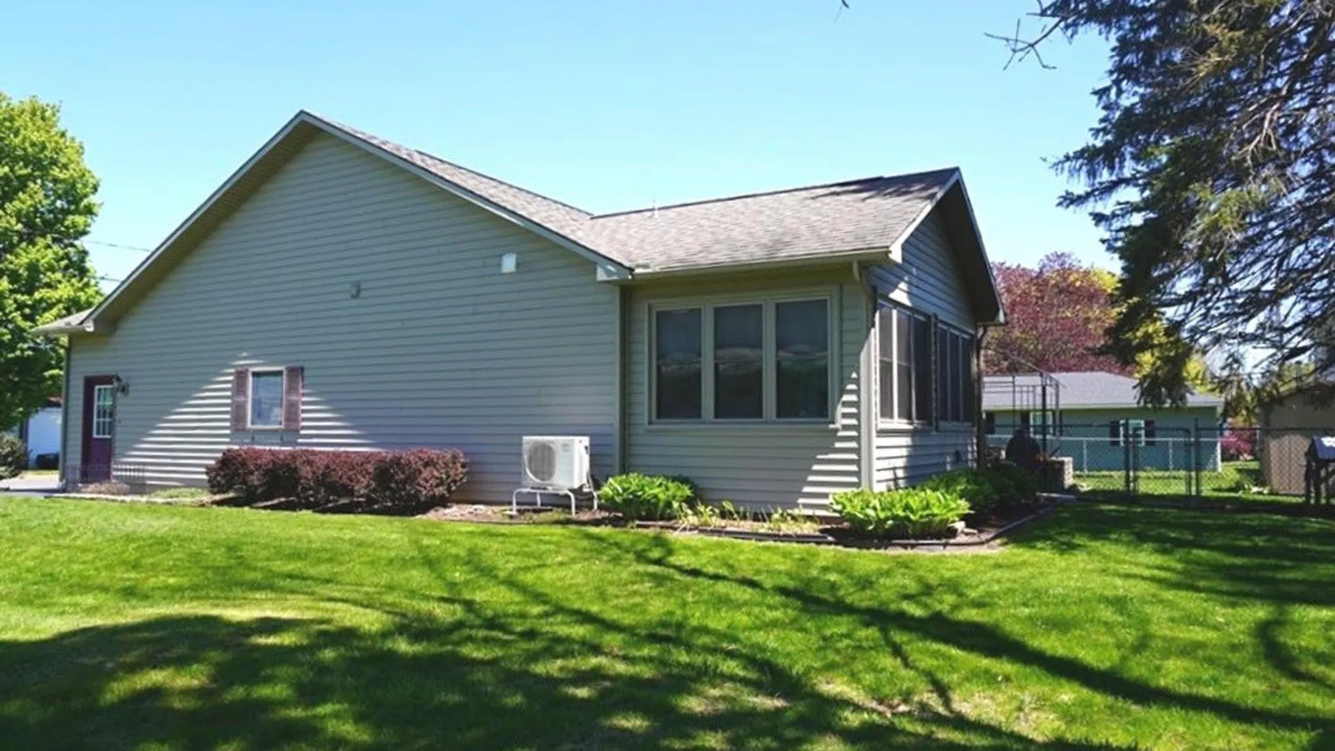 Property at 10 Prospect Street, Oswego, NY 13126 3