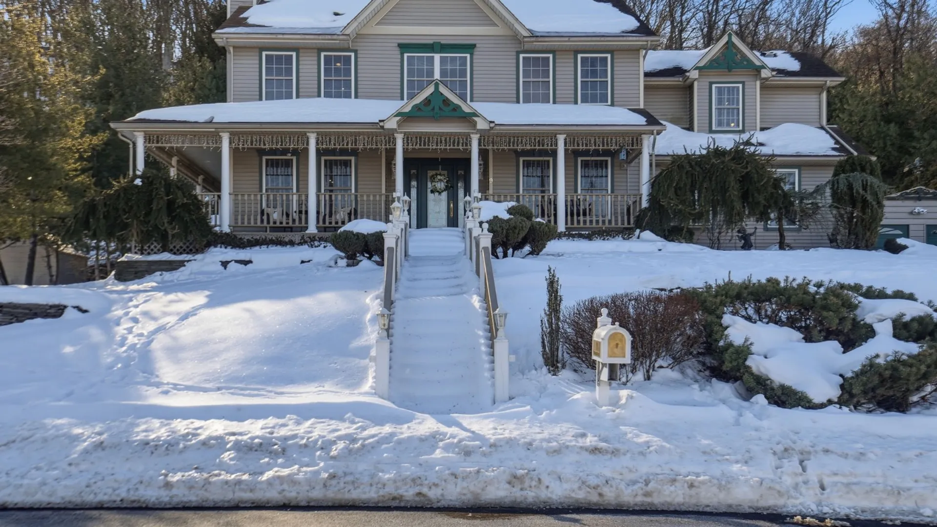 Property at 9 Oldfield Ct, Garnerville, NY 10923 2