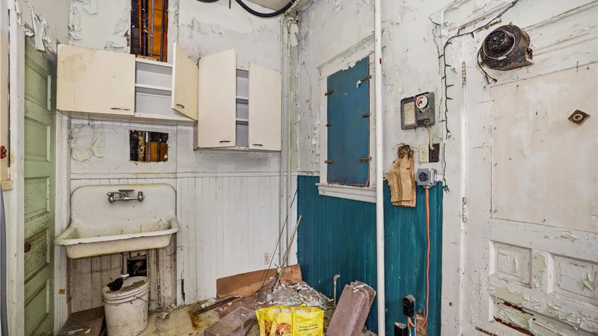 Property at 1773 Falls Street, Niagara Falls, NY 14303 12