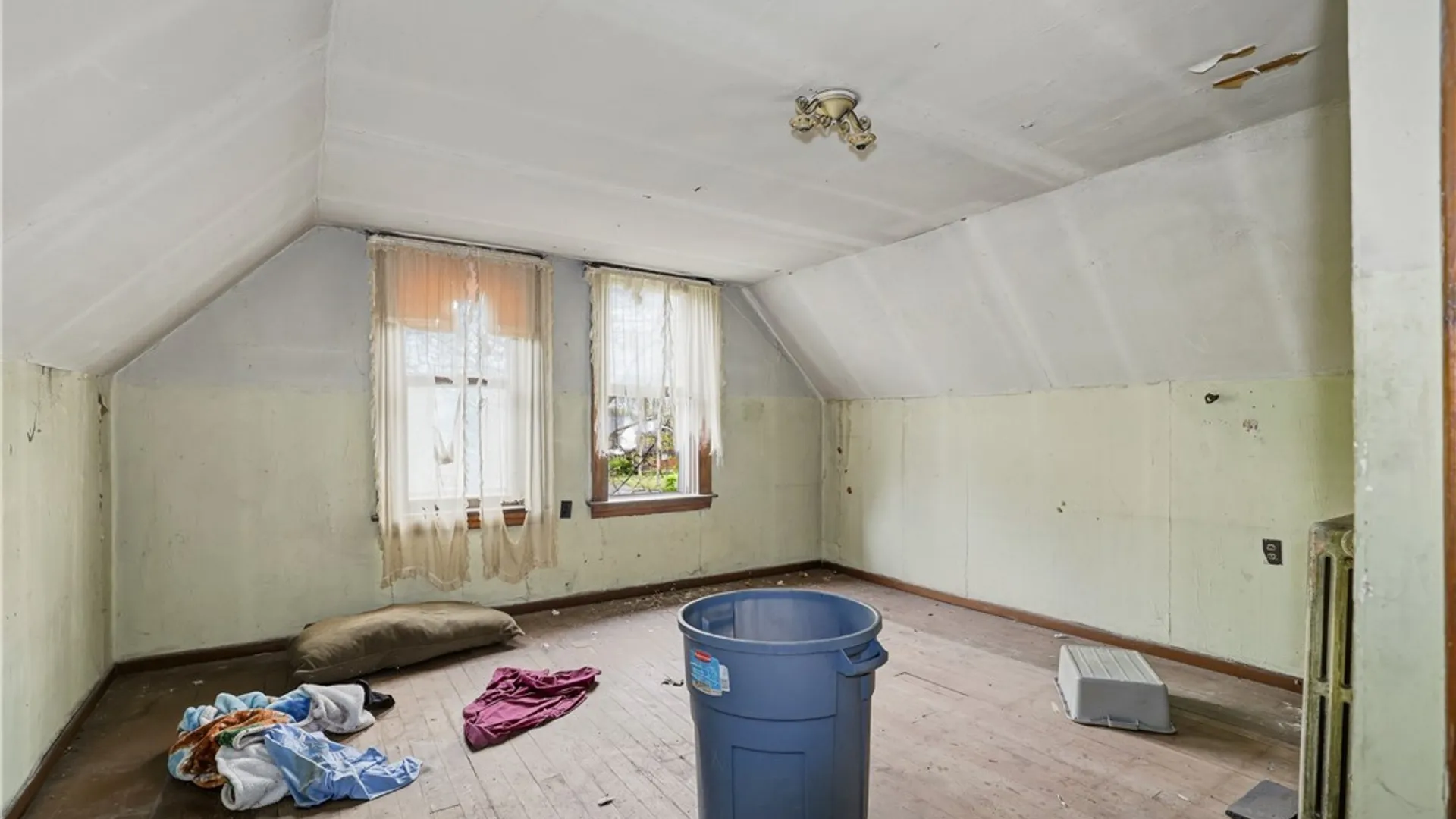 Property at 1773 Falls Street, Niagara Falls, NY 14303 6