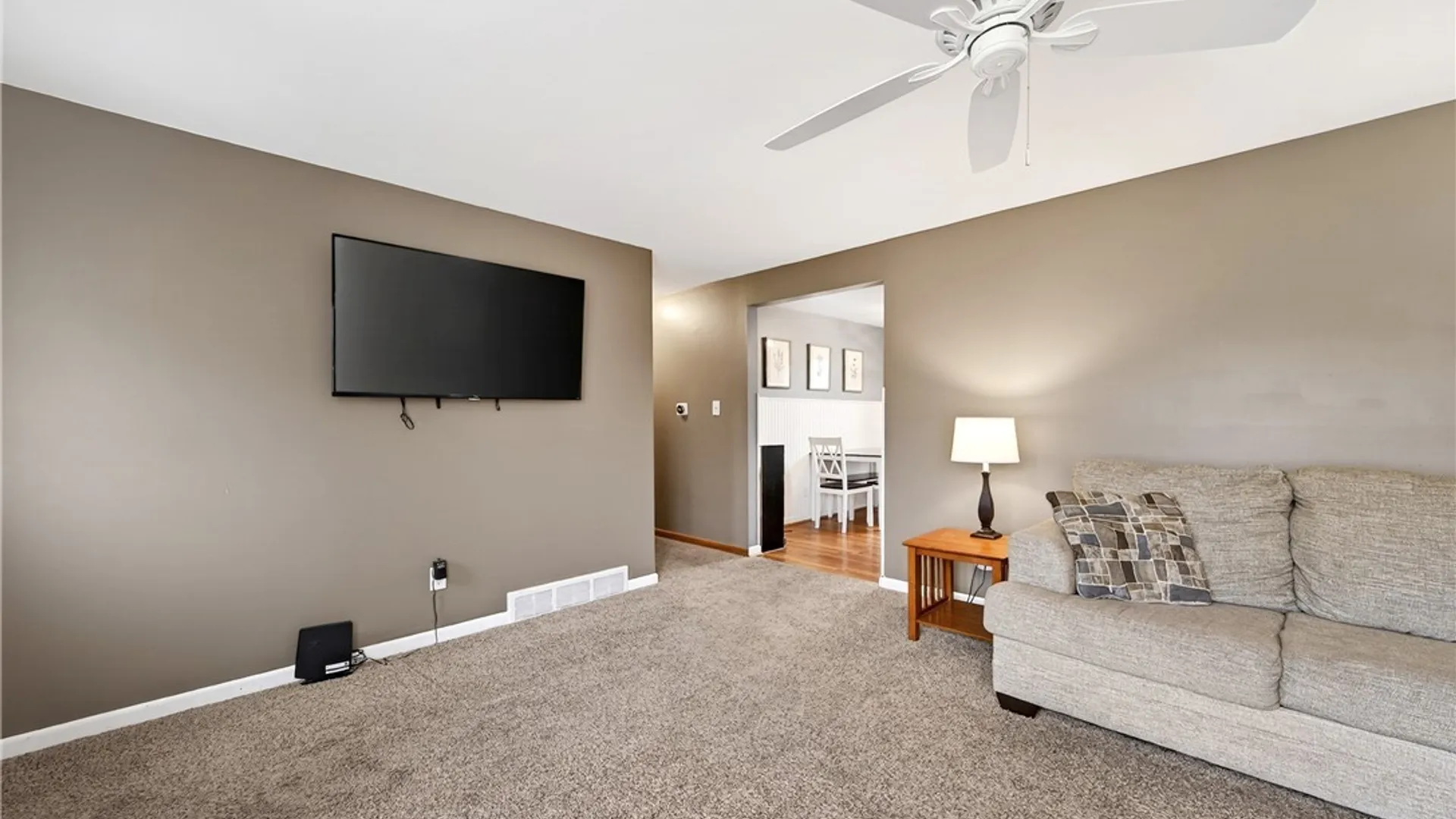 Property at 94 Dover Drive, West Seneca, NY 14224 16