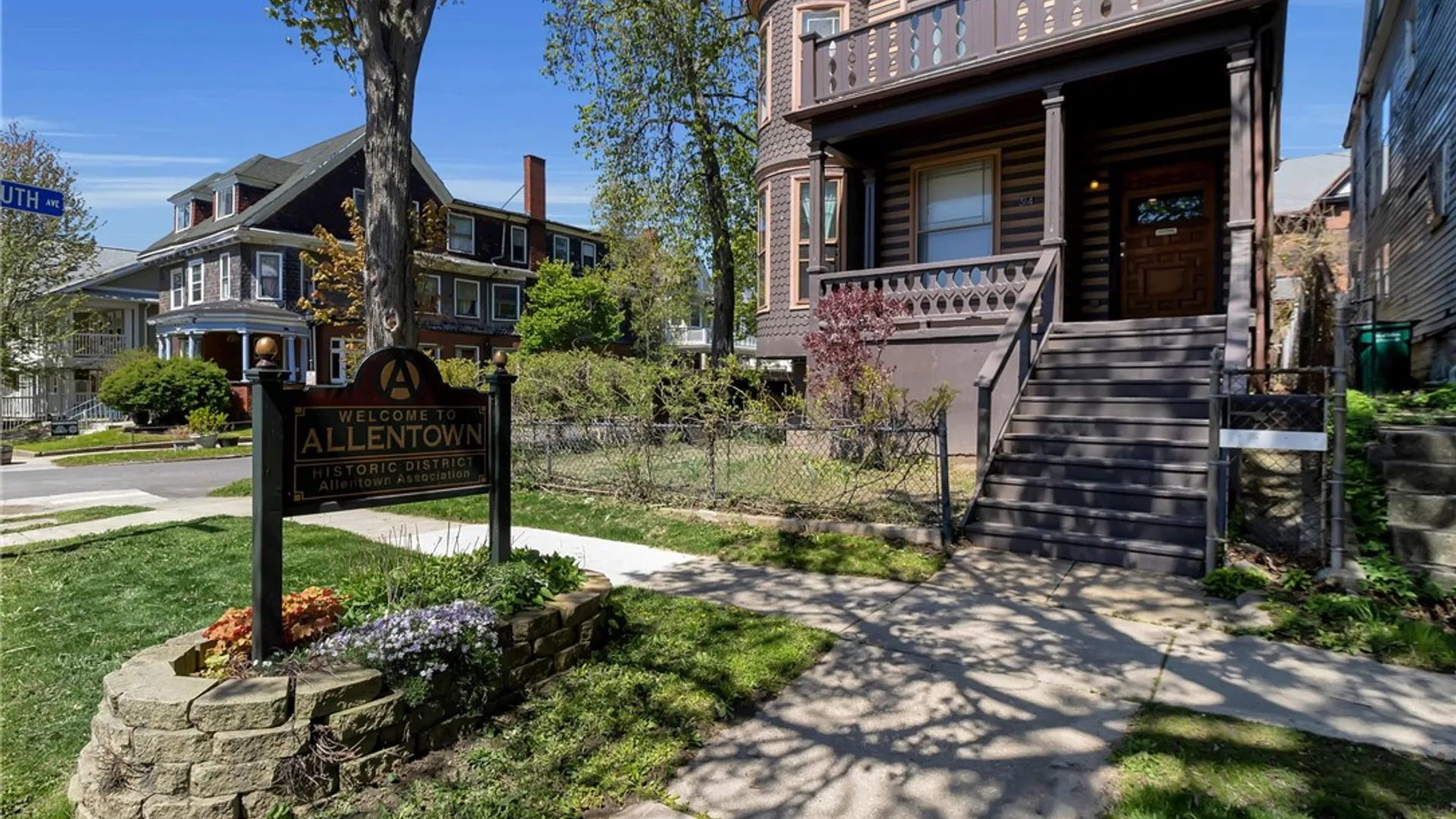 Property at 314 Hudson Street, Buffalo, NY 14201 2