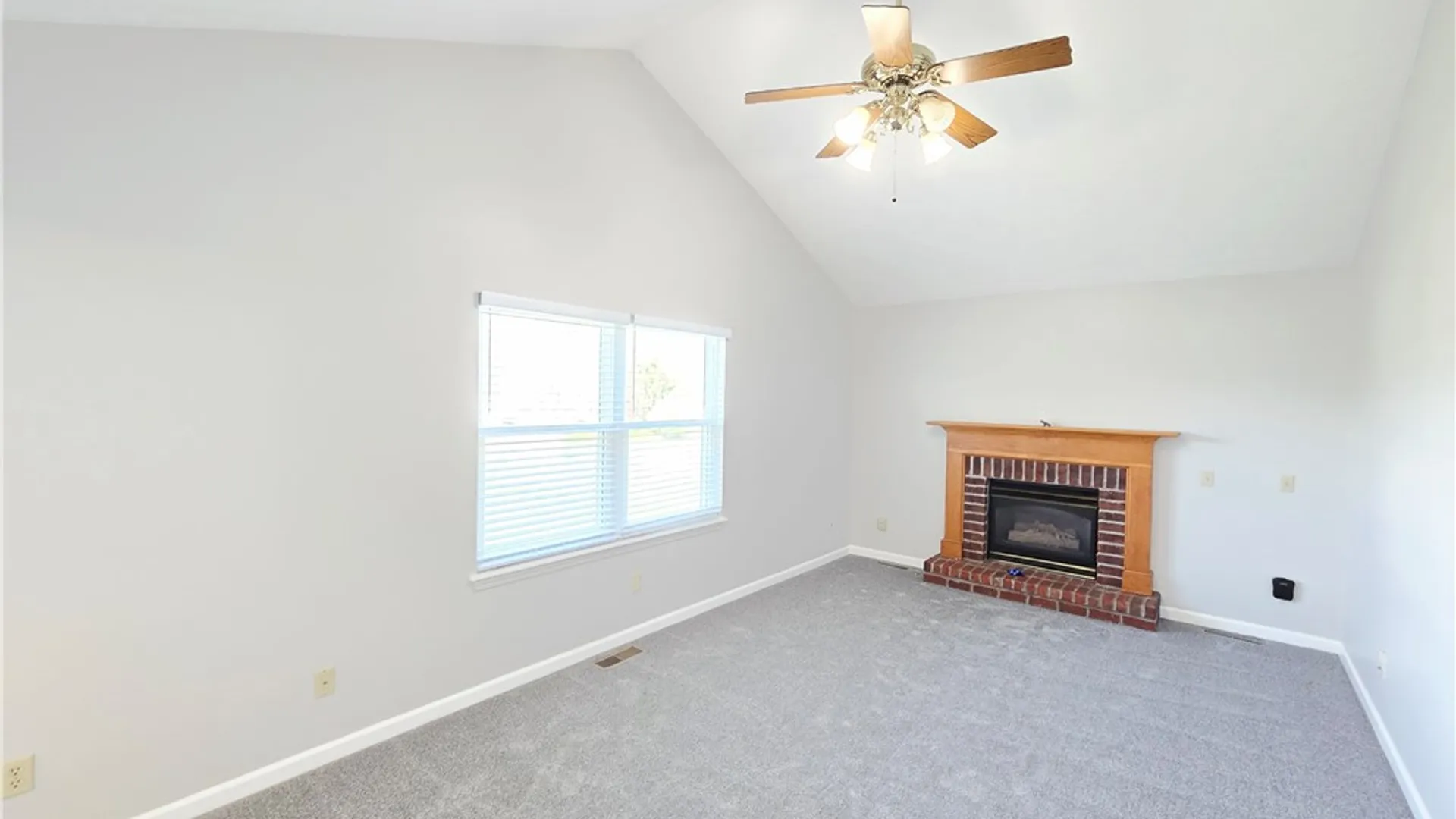Property at 40 Oak Mills Crossing, Henrietta, NY 14586 13