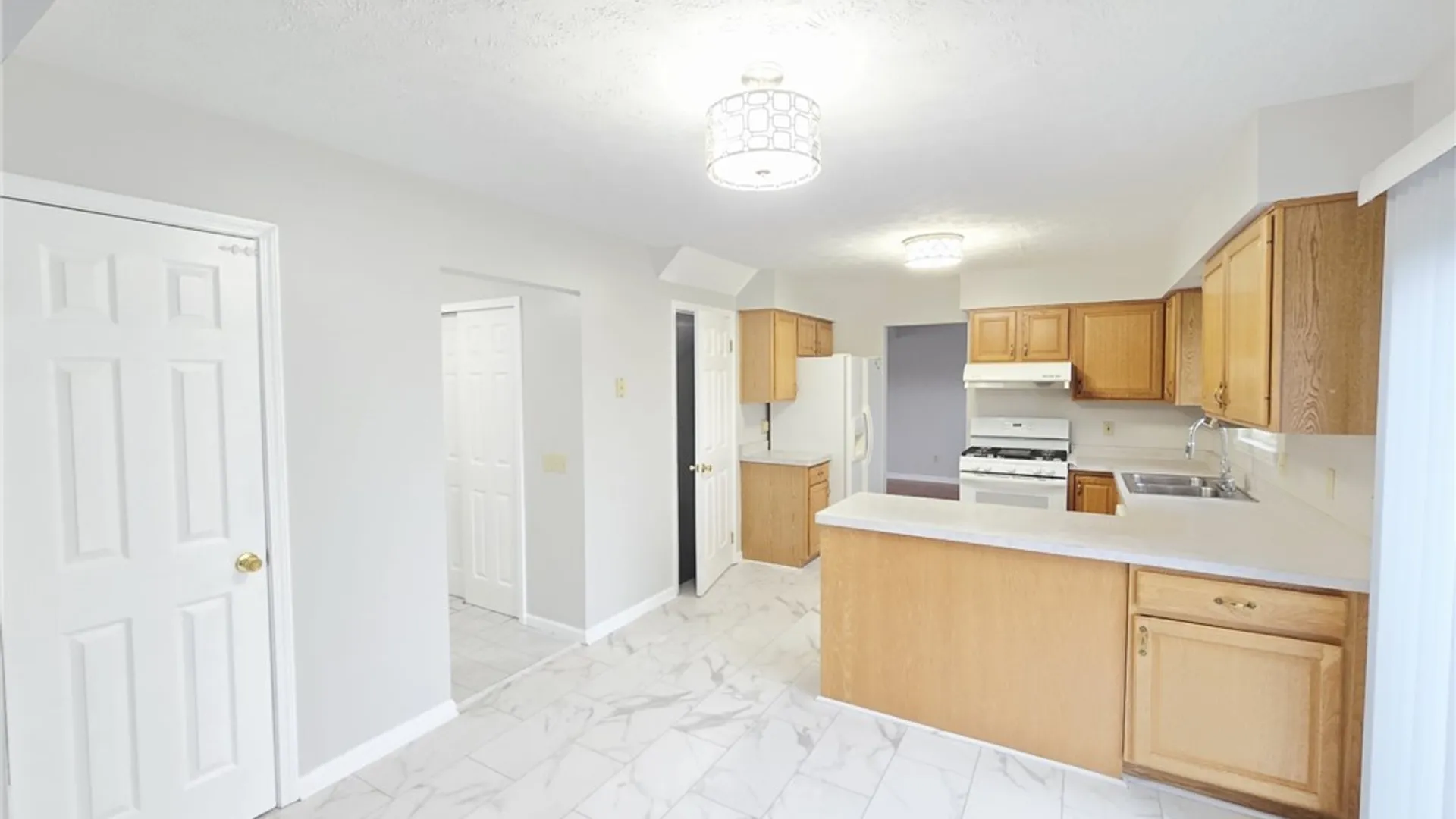 Property at 40 Oak Mills Crossing, Henrietta, NY 14586 16