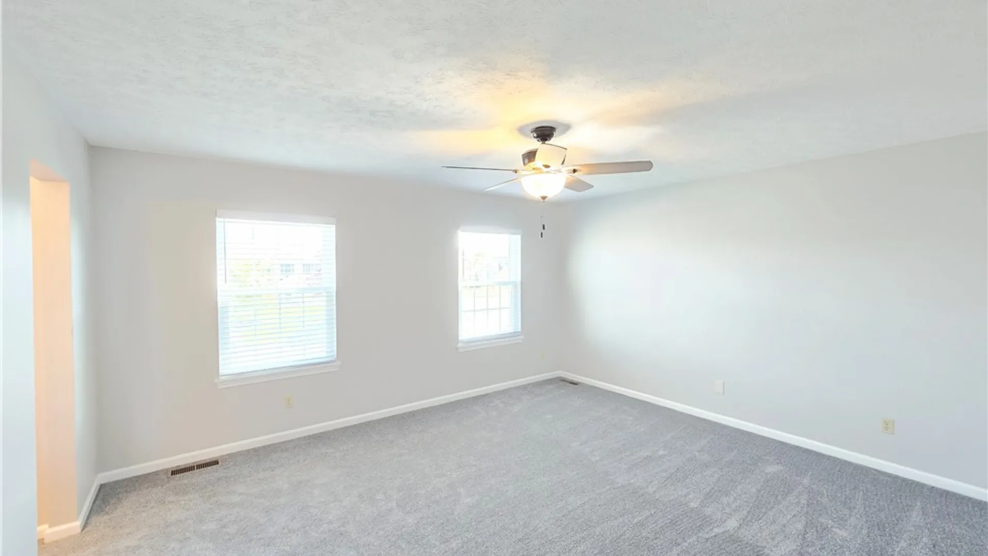 Property at 40 Oak Mills Crossing, Henrietta, NY 14586 22