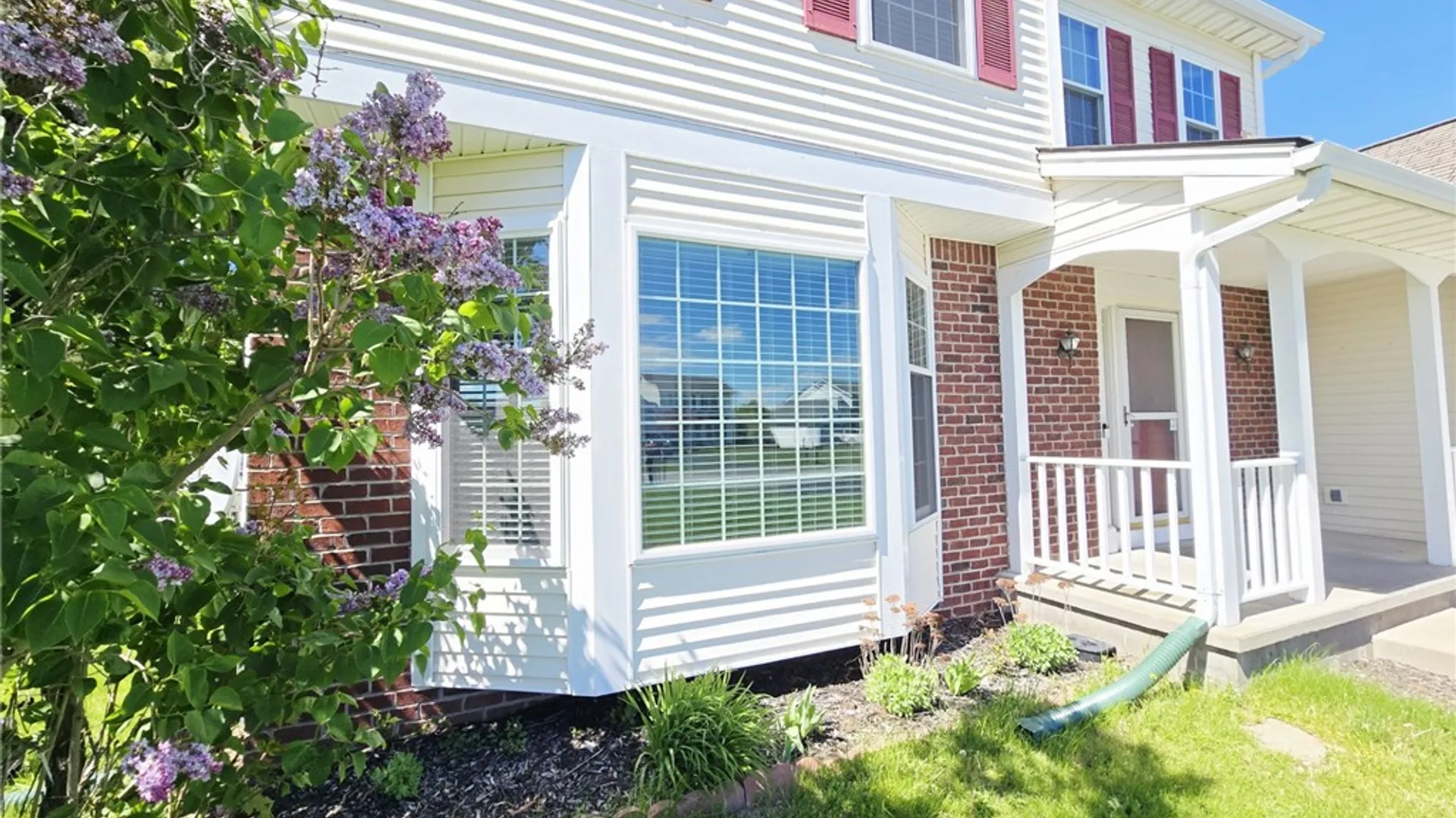 Property at 40 Oak Mills Crossing, Henrietta, NY 14586 3