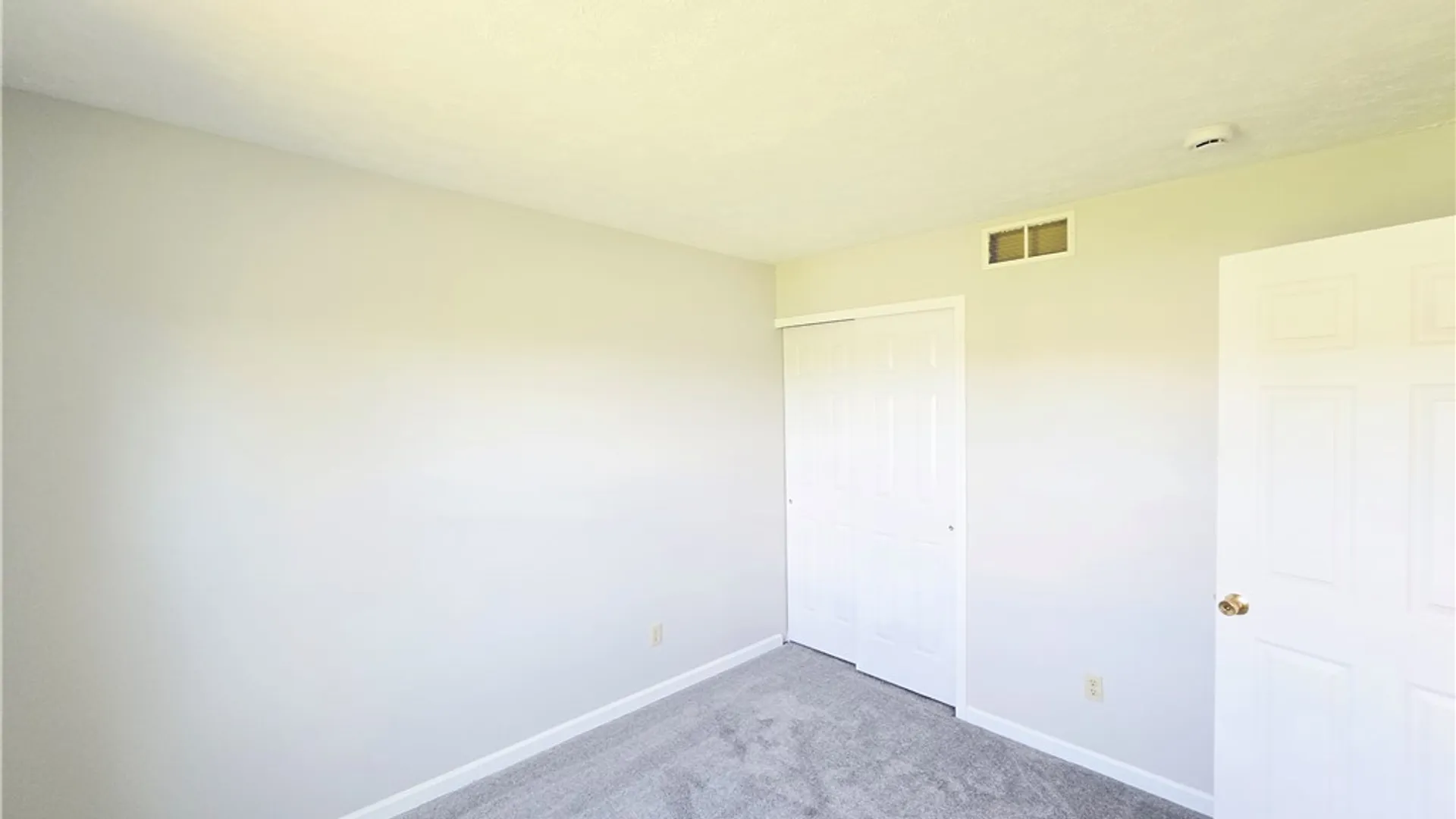 Property at 40 Oak Mills Crossing, Henrietta, NY 14586 32