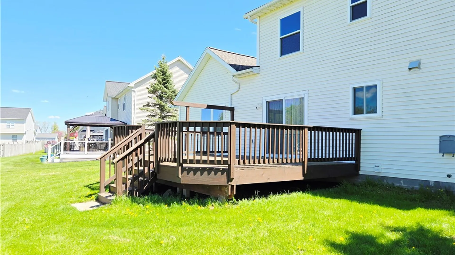 Property at 40 Oak Mills Crossing, Henrietta, NY 14586 44