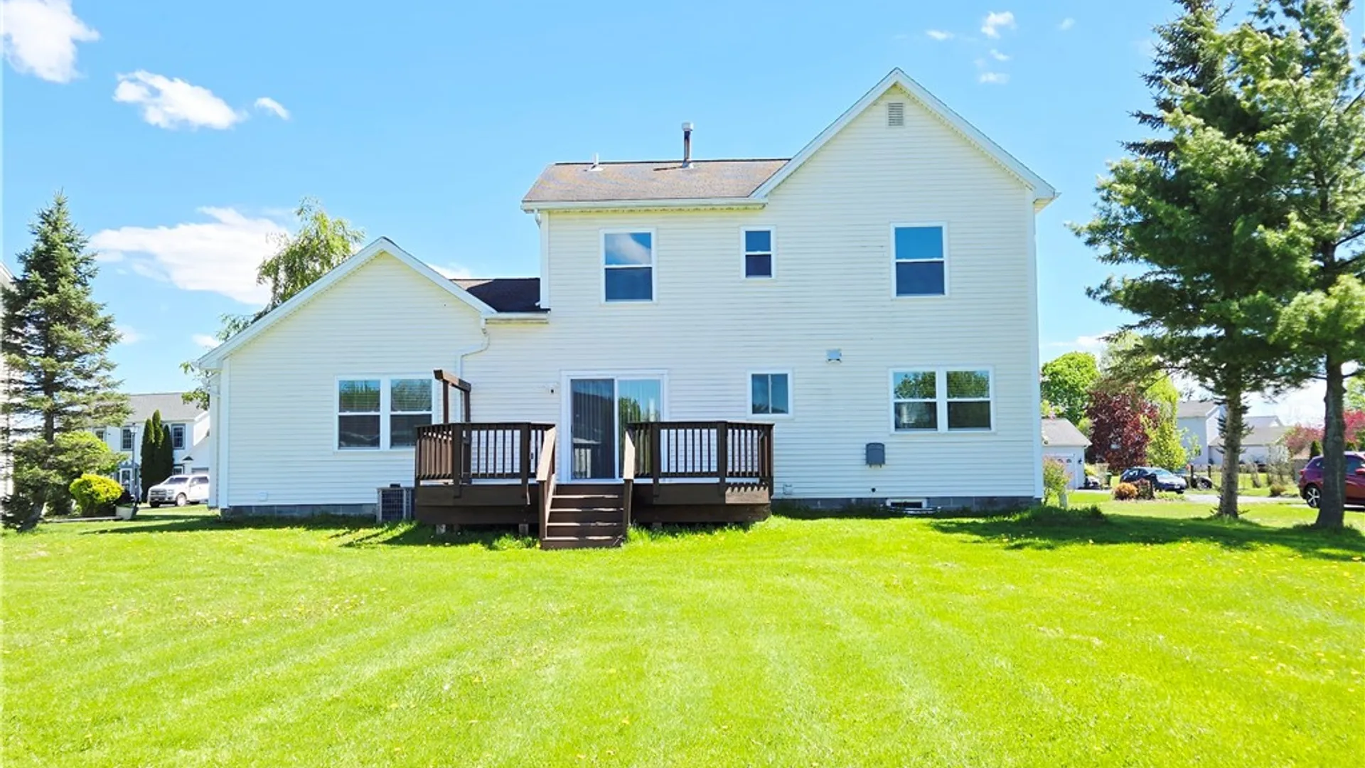 Property at 40 Oak Mills Crossing, Henrietta, NY 14586 45