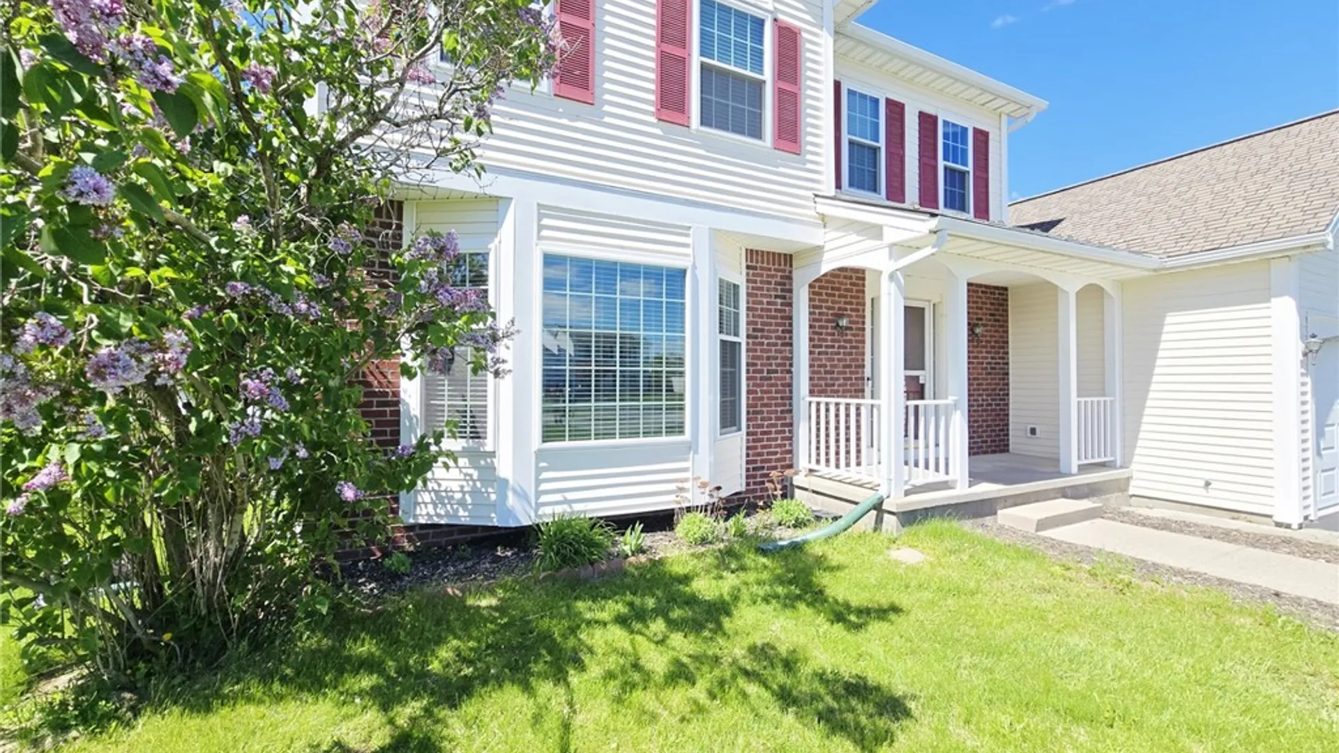 Property at 40 Oak Mills Crossing, Henrietta, NY 14586 5