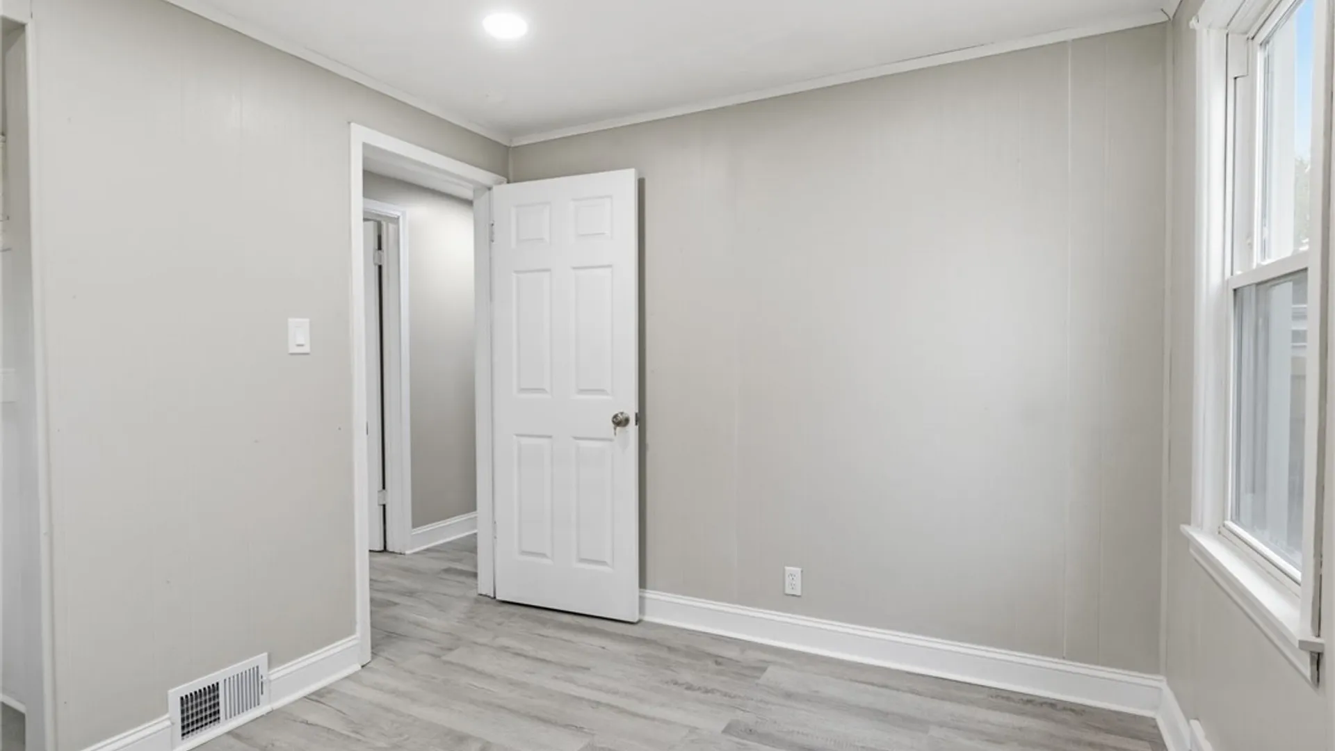 Property at 18 Princess Drive, Cheektowaga, NY 14225 13