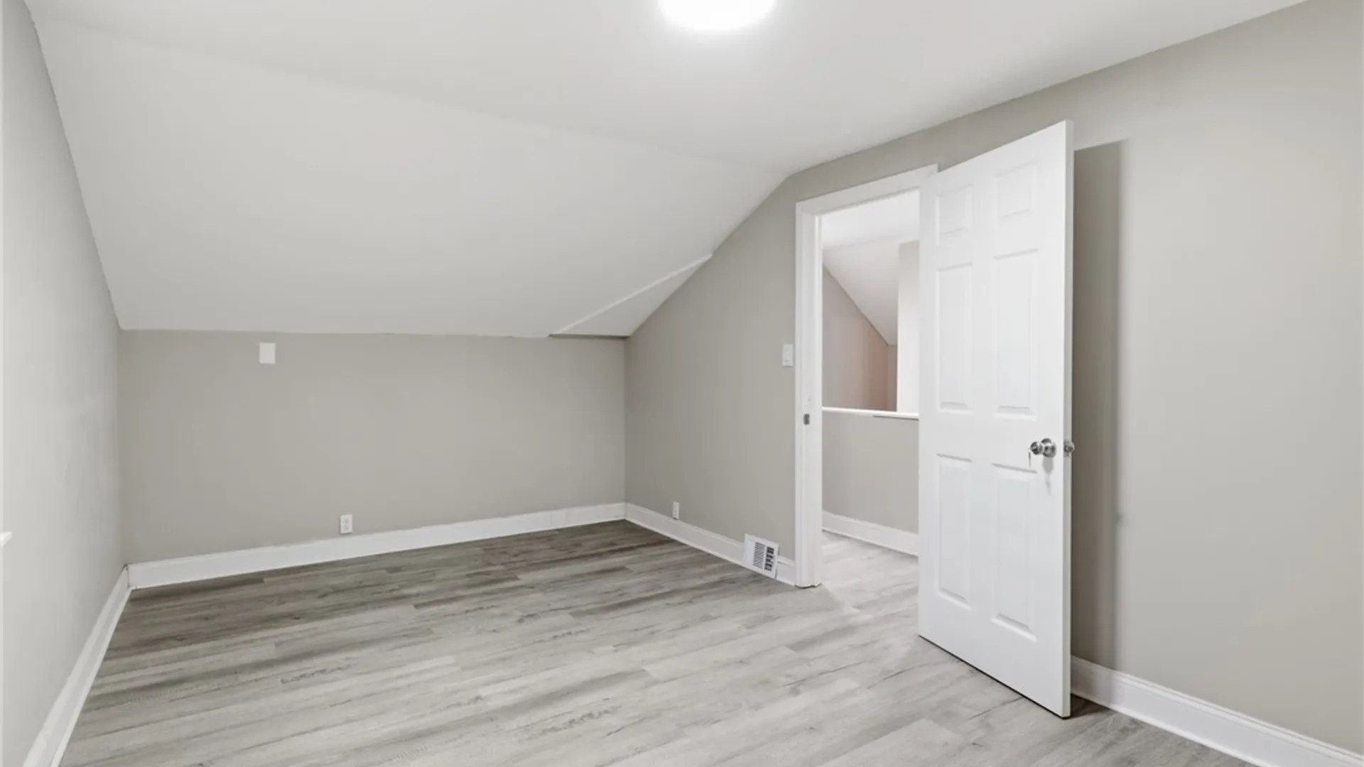 Property at 18 Princess Drive, Cheektowaga, NY 14225 15