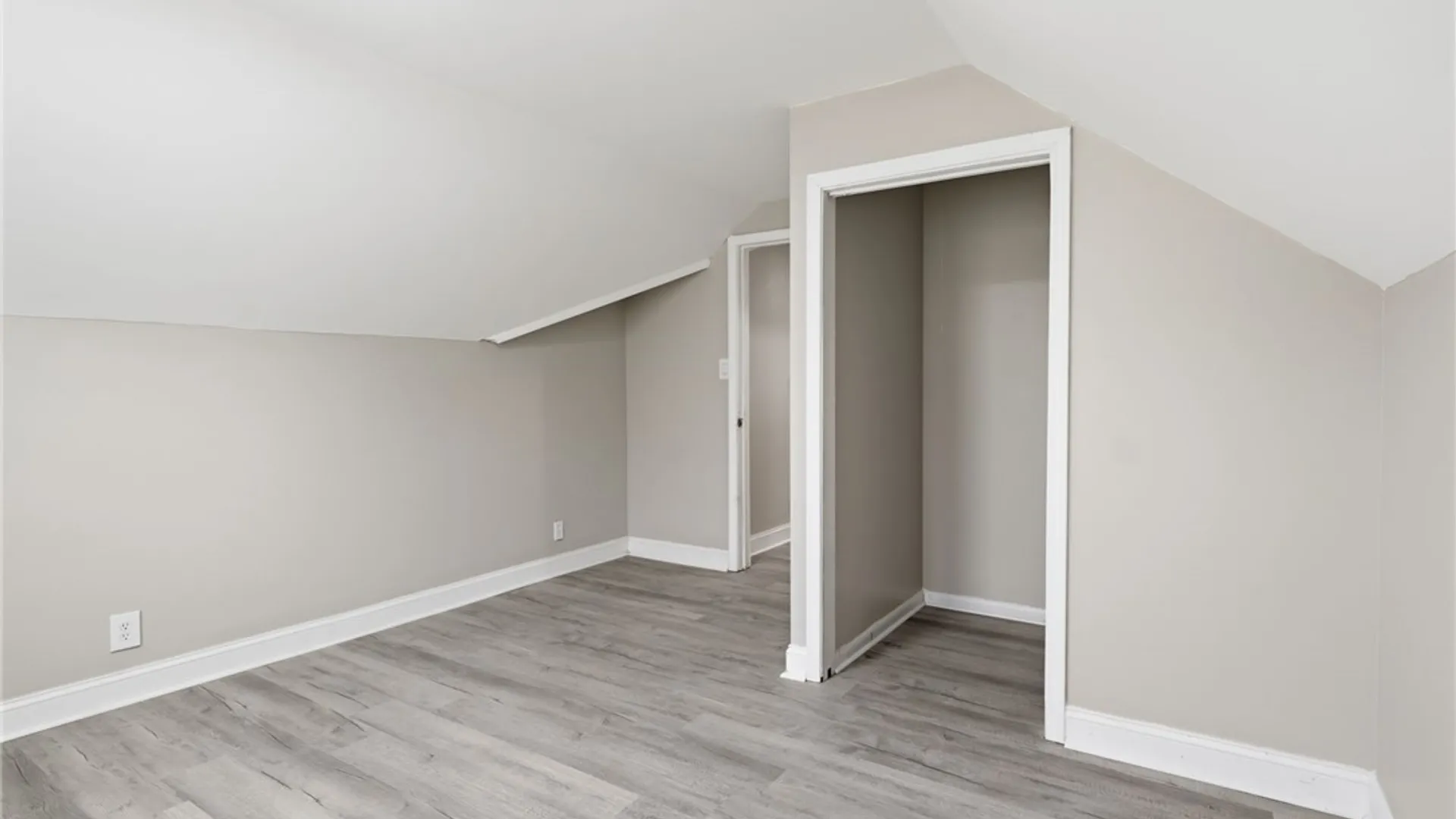 Property at 18 Princess Drive, Cheektowaga, NY 14225 16