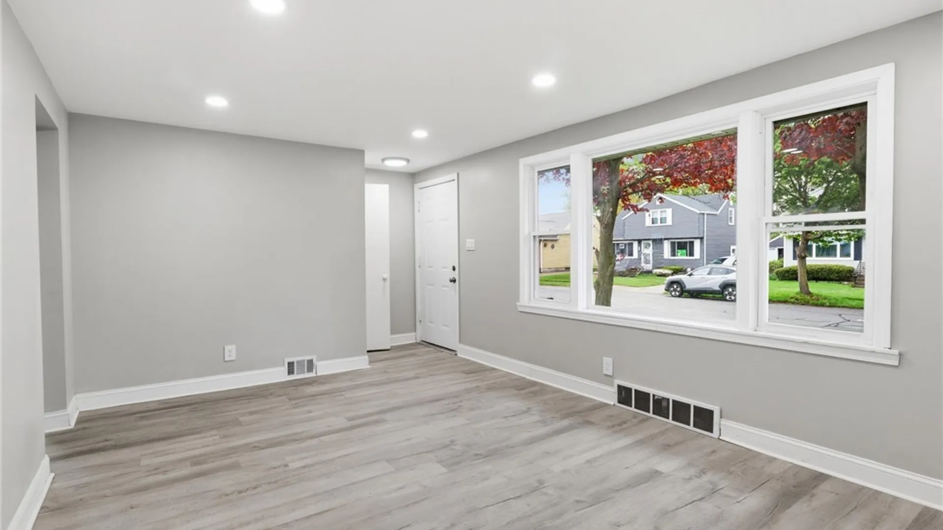 Property at 18 Princess Drive, Cheektowaga, NY 14225 5