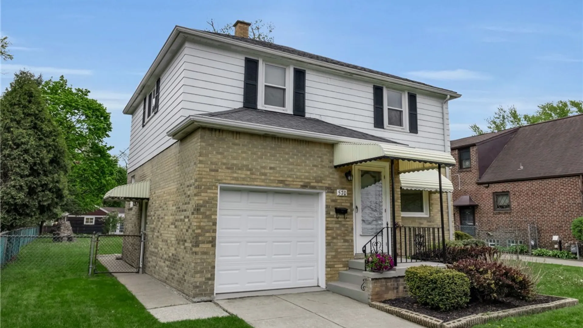 Property at 570 Roycroft Boulevard, Cheektowaga, NY 14225 2