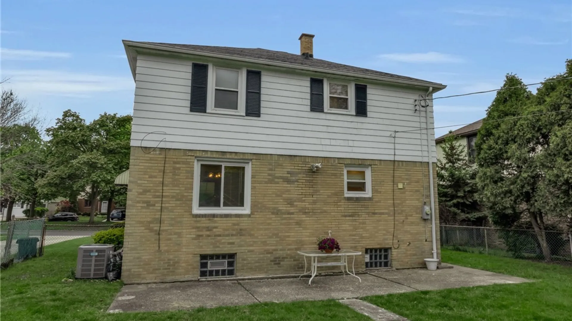 Property at 570 Roycroft Boulevard, Cheektowaga, NY 14225 24