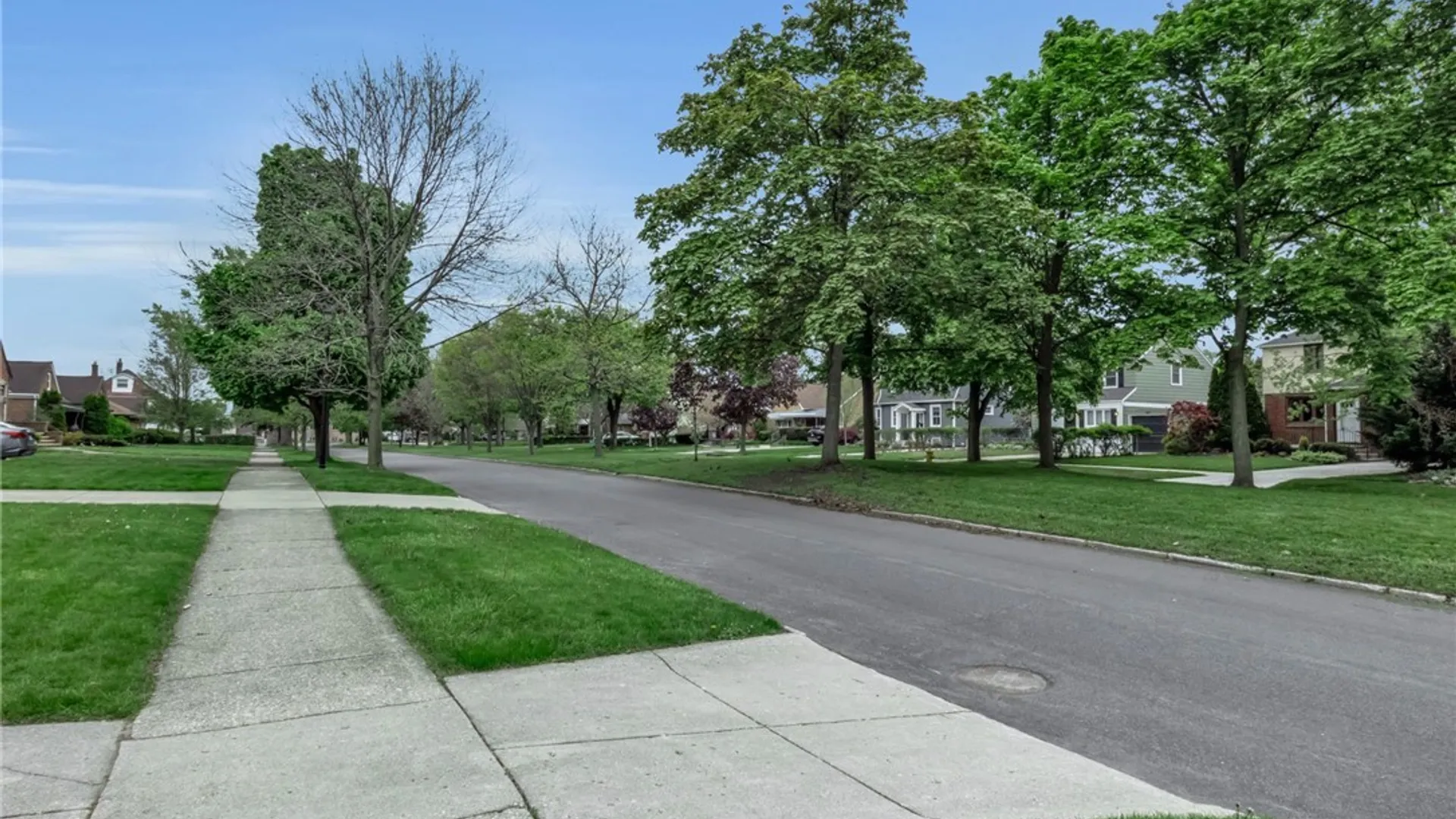 Property at 570 Roycroft Boulevard, Cheektowaga, NY 14225 27