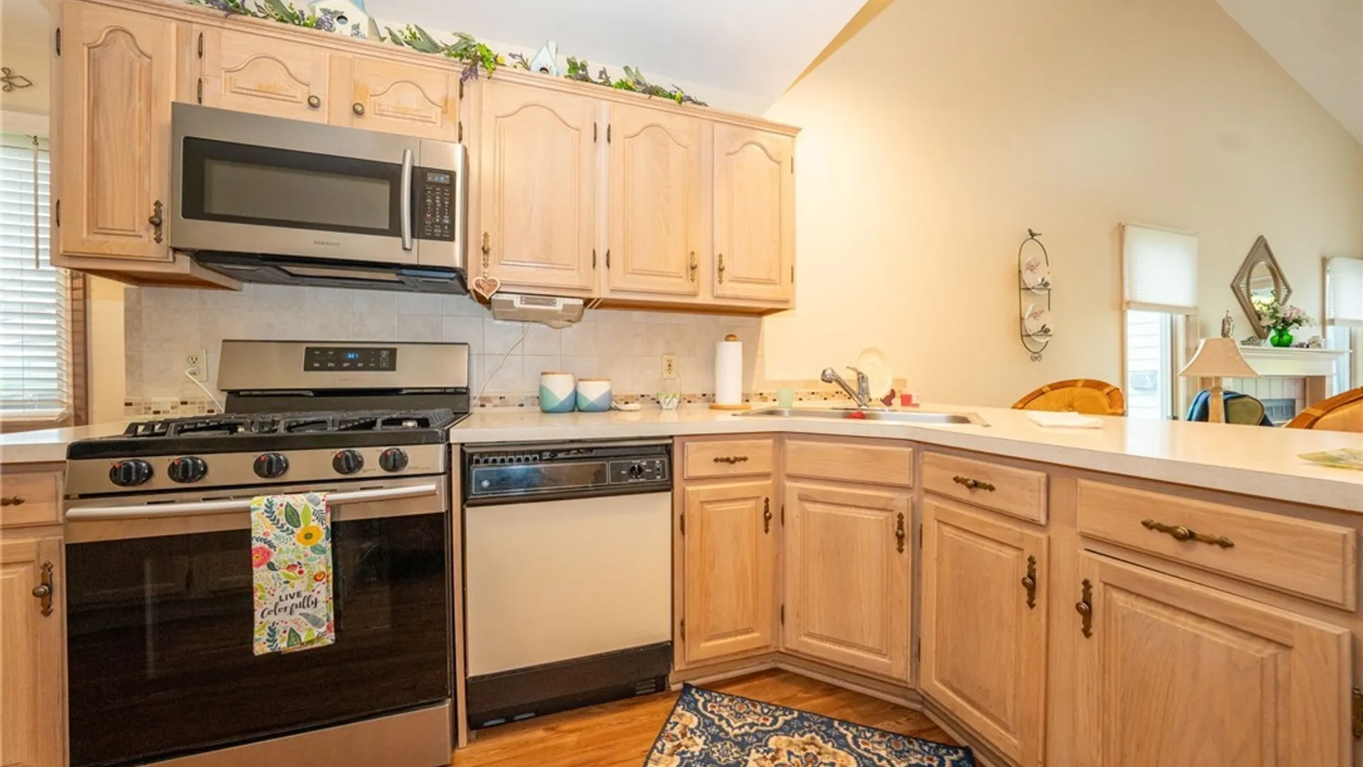 Property at 17 Niagara Shore Drive, Tonawanda, NY 14150 13