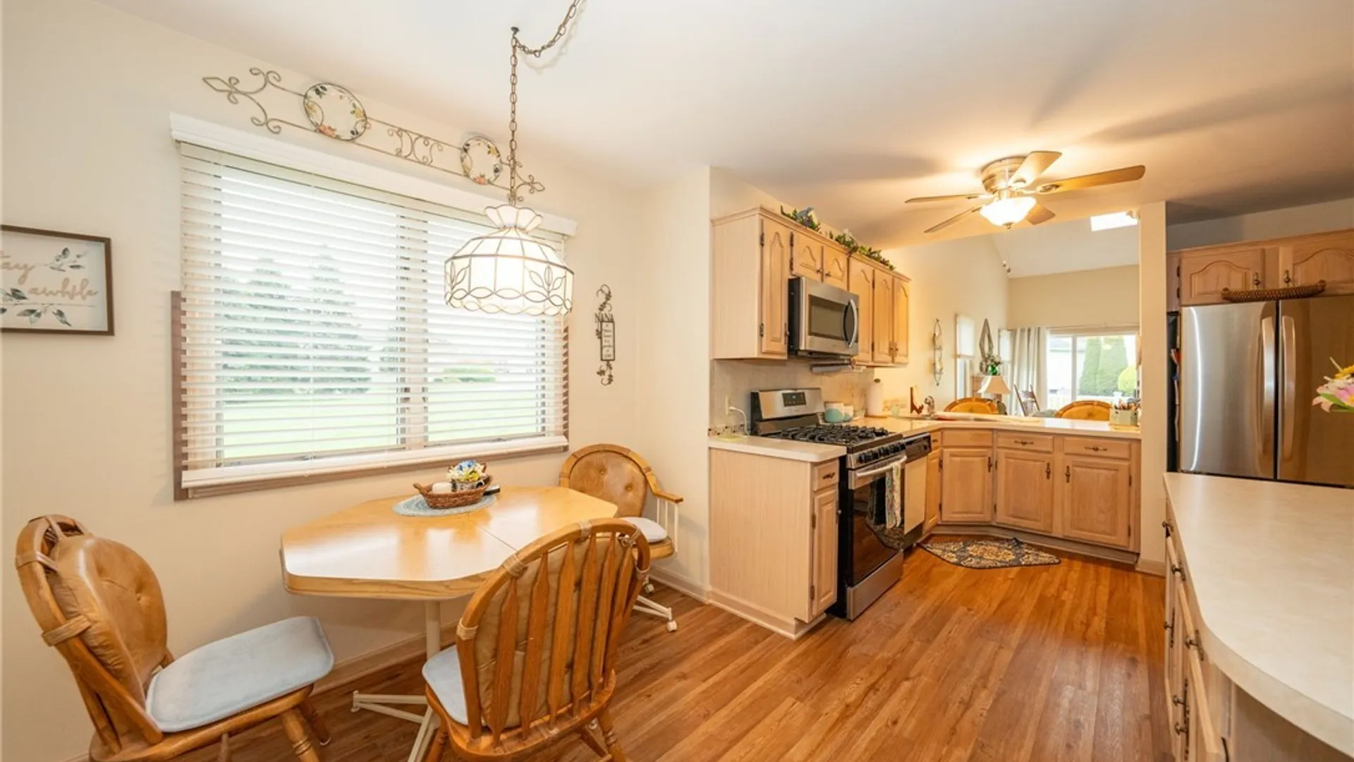 Property at 17 Niagara Shore Drive, Tonawanda, NY 14150 16