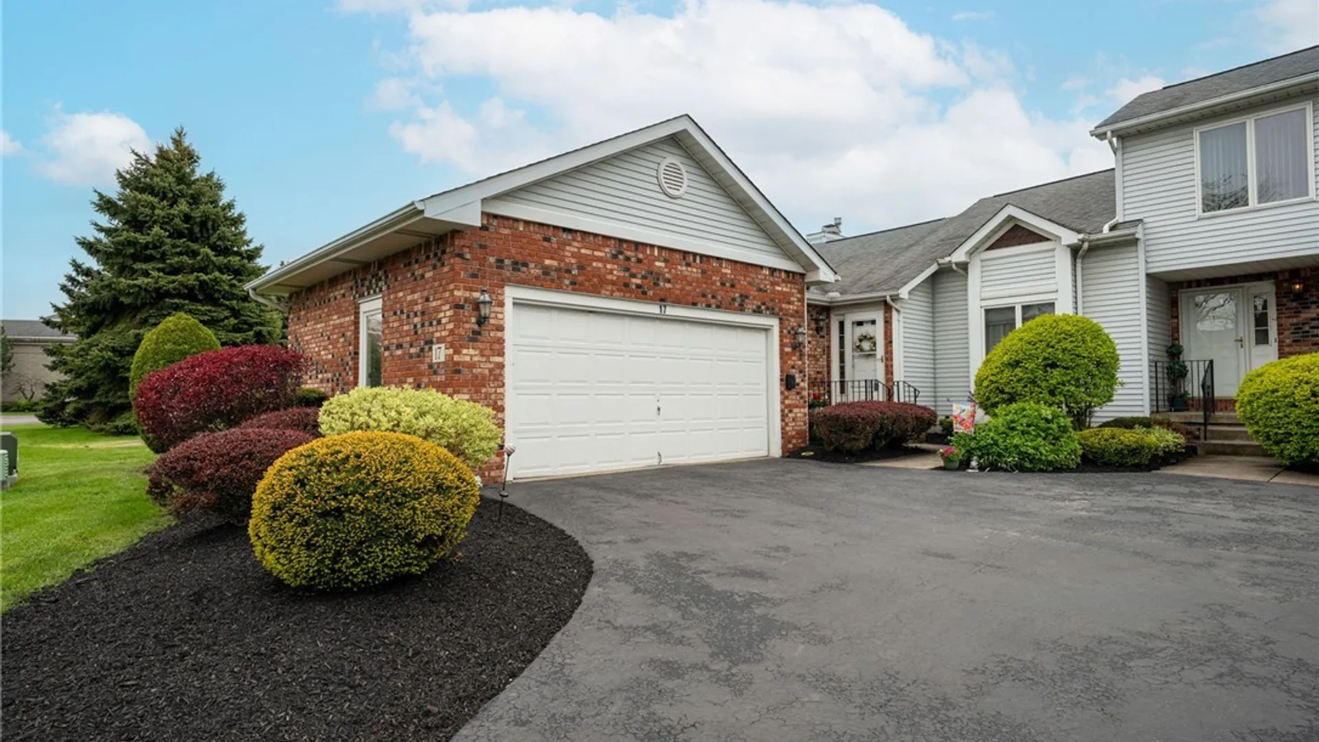 Property at 17 Niagara Shore Drive, Tonawanda, NY 14150 4